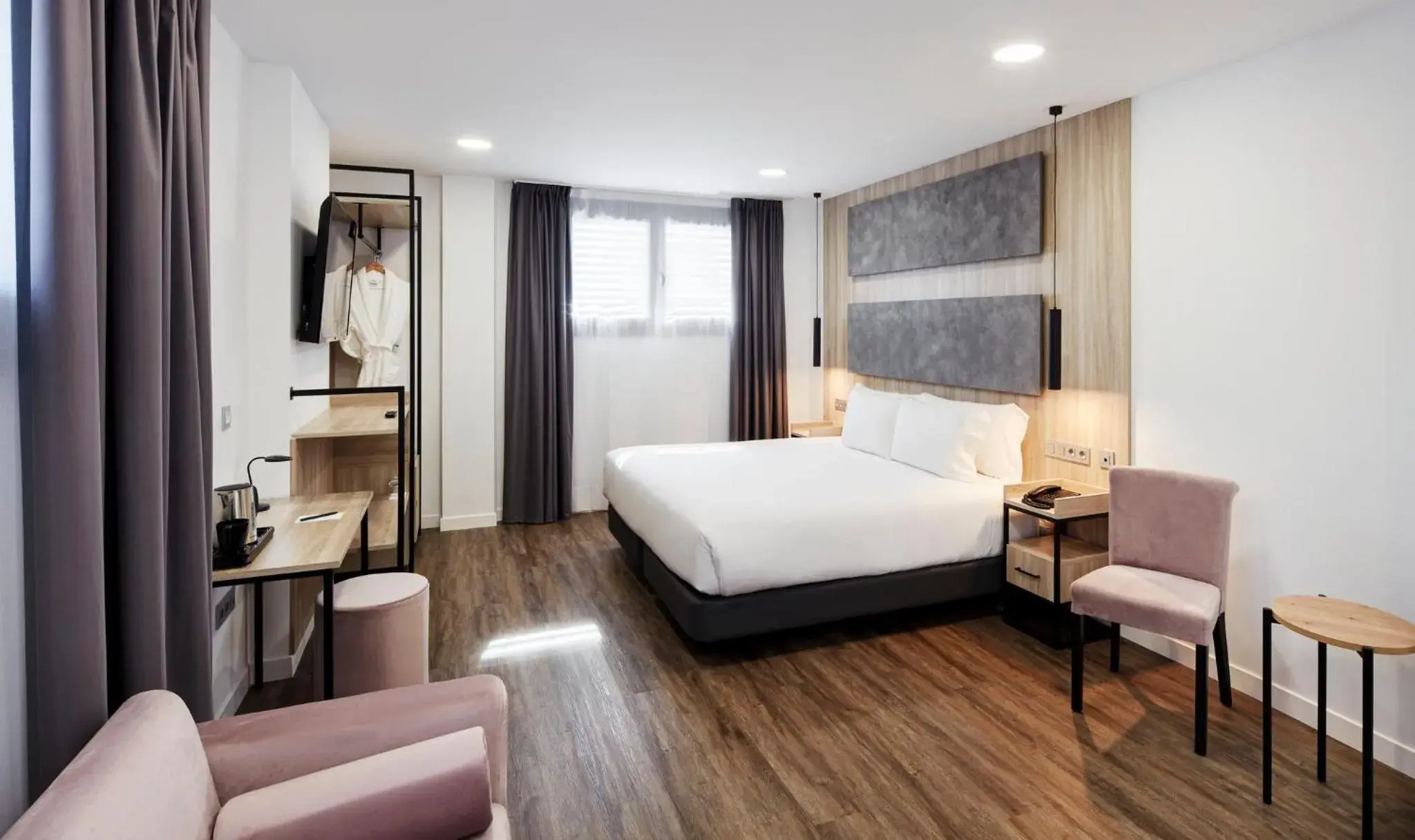 Photo of the whole room, Bed in Sercotel Córdoba Delicias Photo of the whole room, Bed in Sercotel Córdoba Delicias