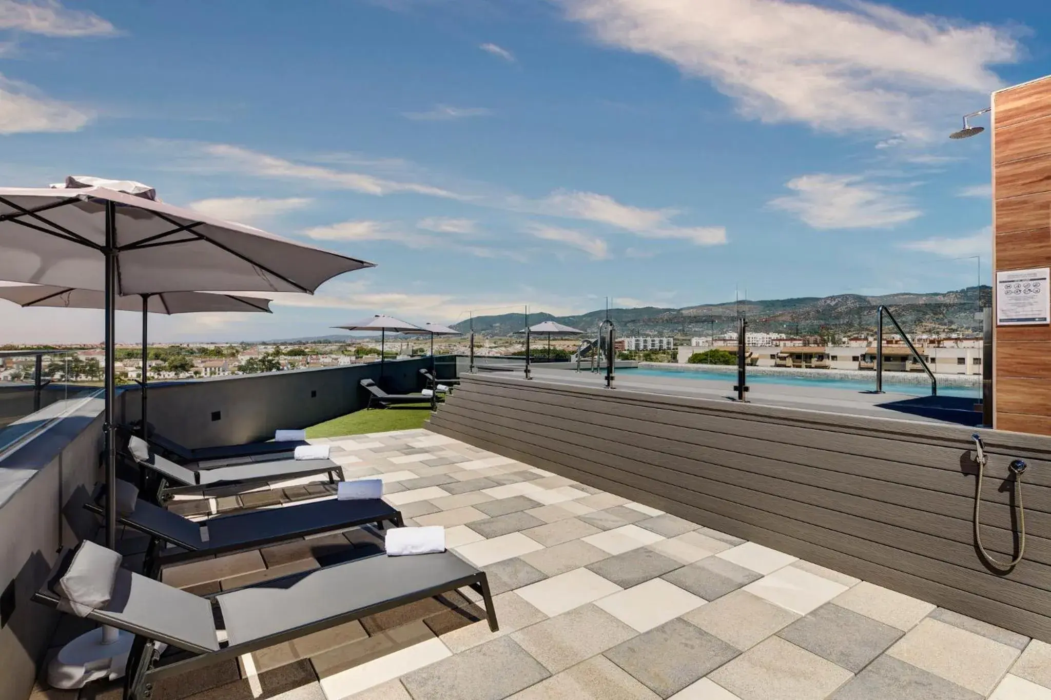 Swimming pool in Sercotel Córdoba Delicias Swimming pool in Sercotel Córdoba Delicias