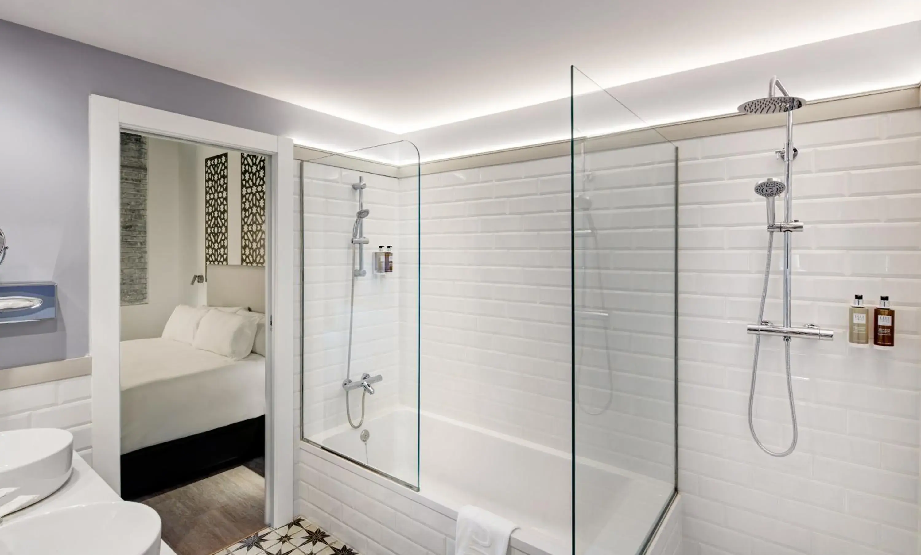 Bathroom in Sercotel Granada Suites Bathroom in Sercotel Granada Suites