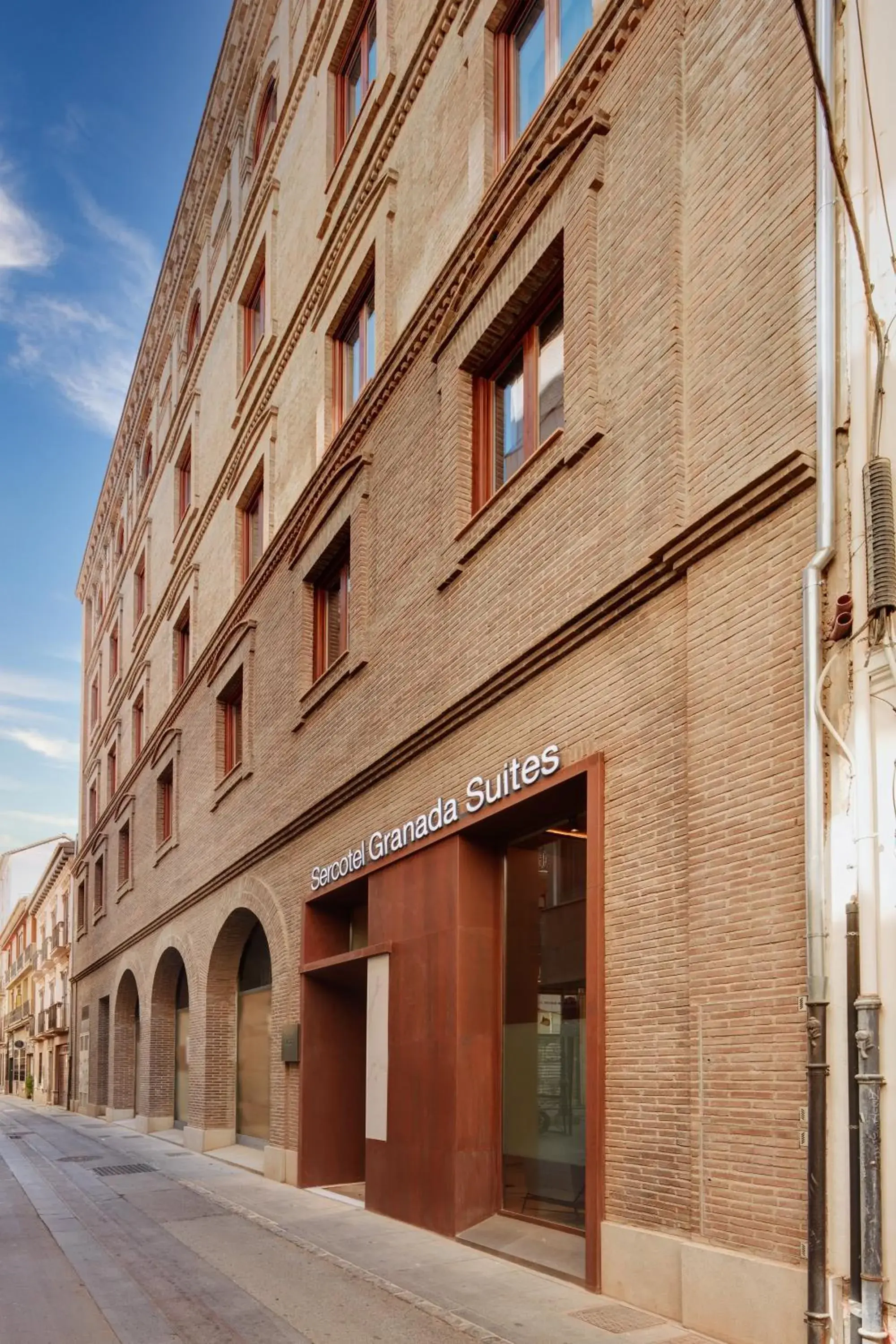 Facade/entrance in Sercotel Granada Suites Facade/entrance in Sercotel Granada Suites