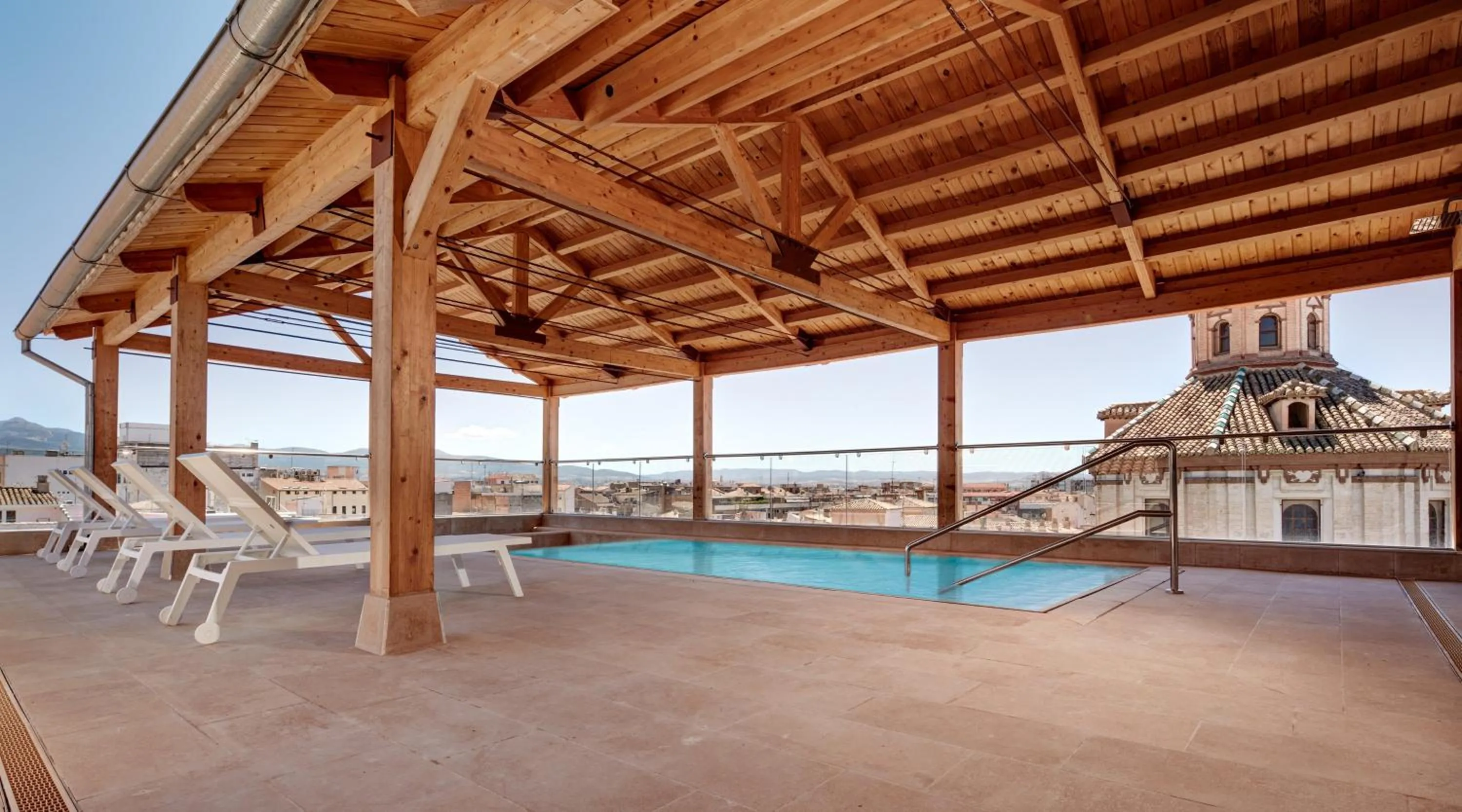 Swimming pool in Sercotel Granada Suites