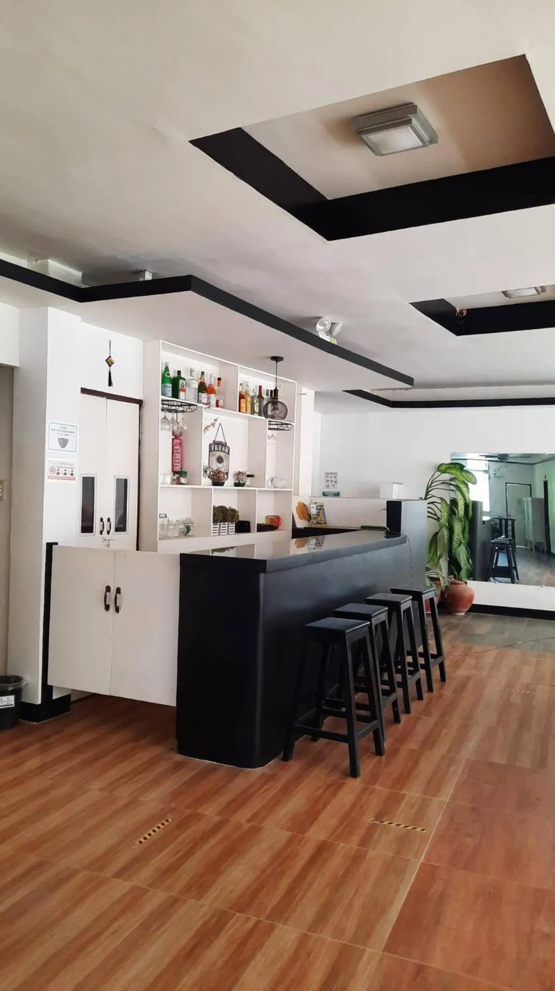 Dining area in Lolo Panding Inn