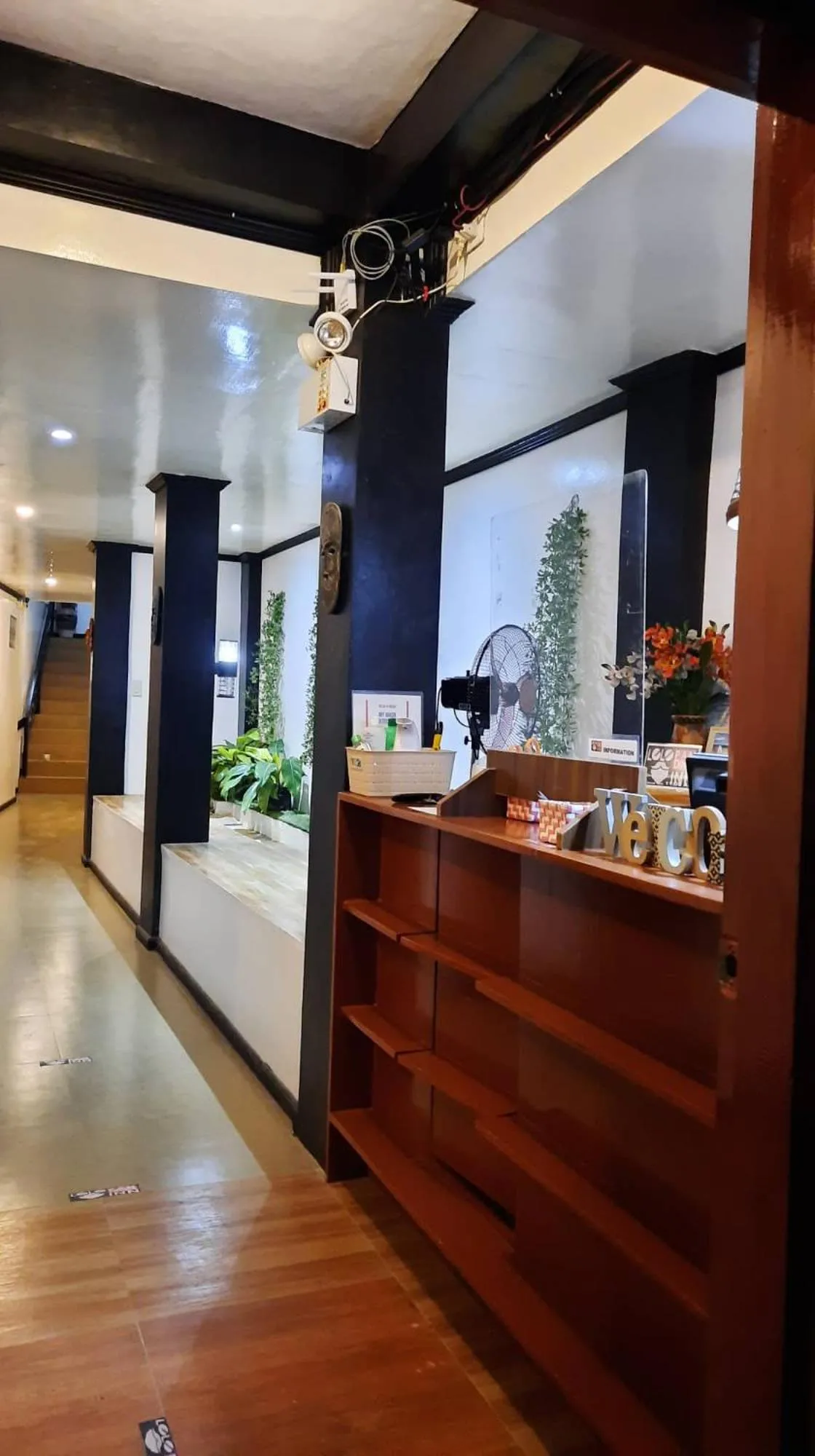 Property building in Lolo Panding Inn