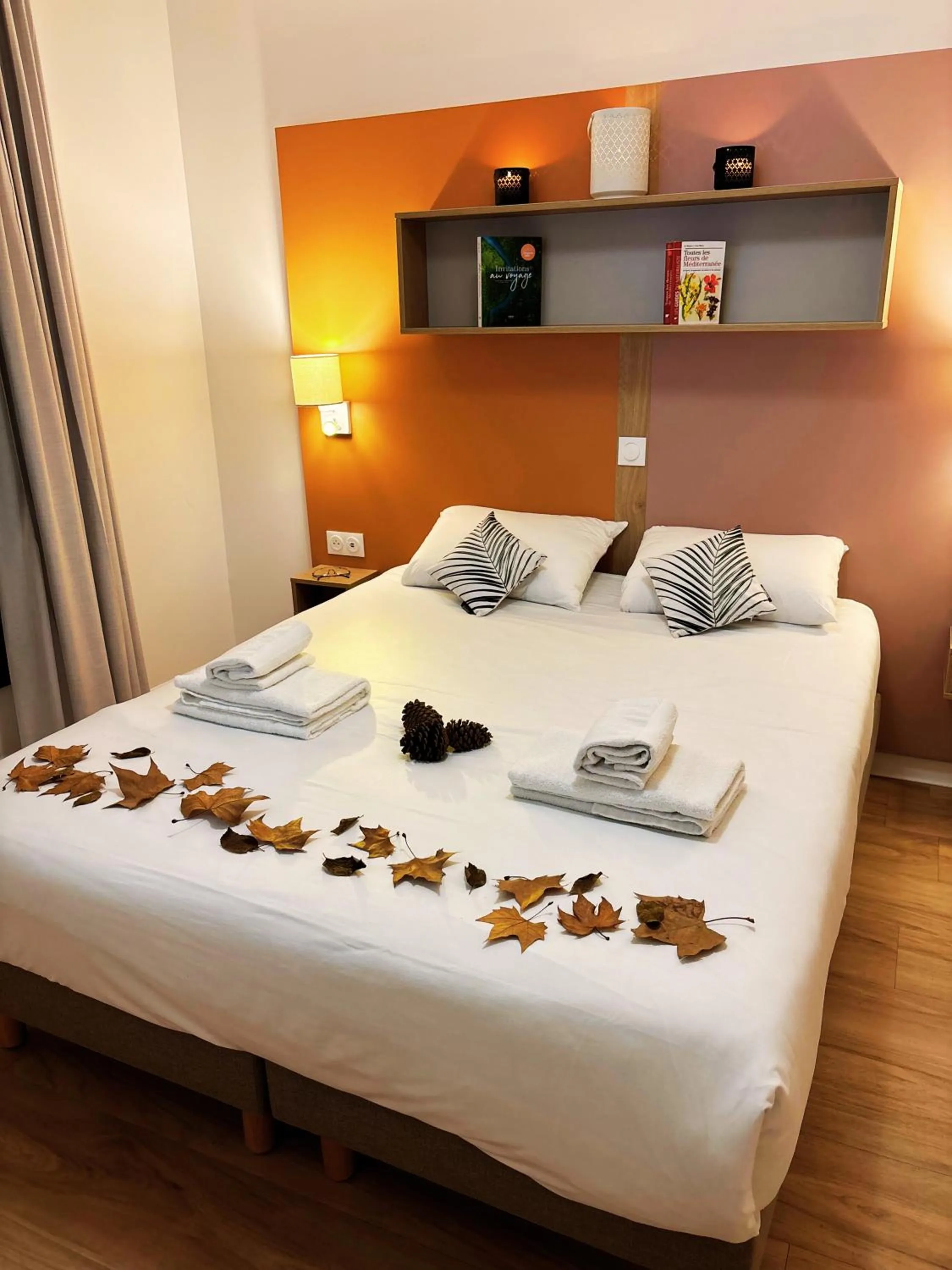 Bed in Apparthotel Privilodges Toulon