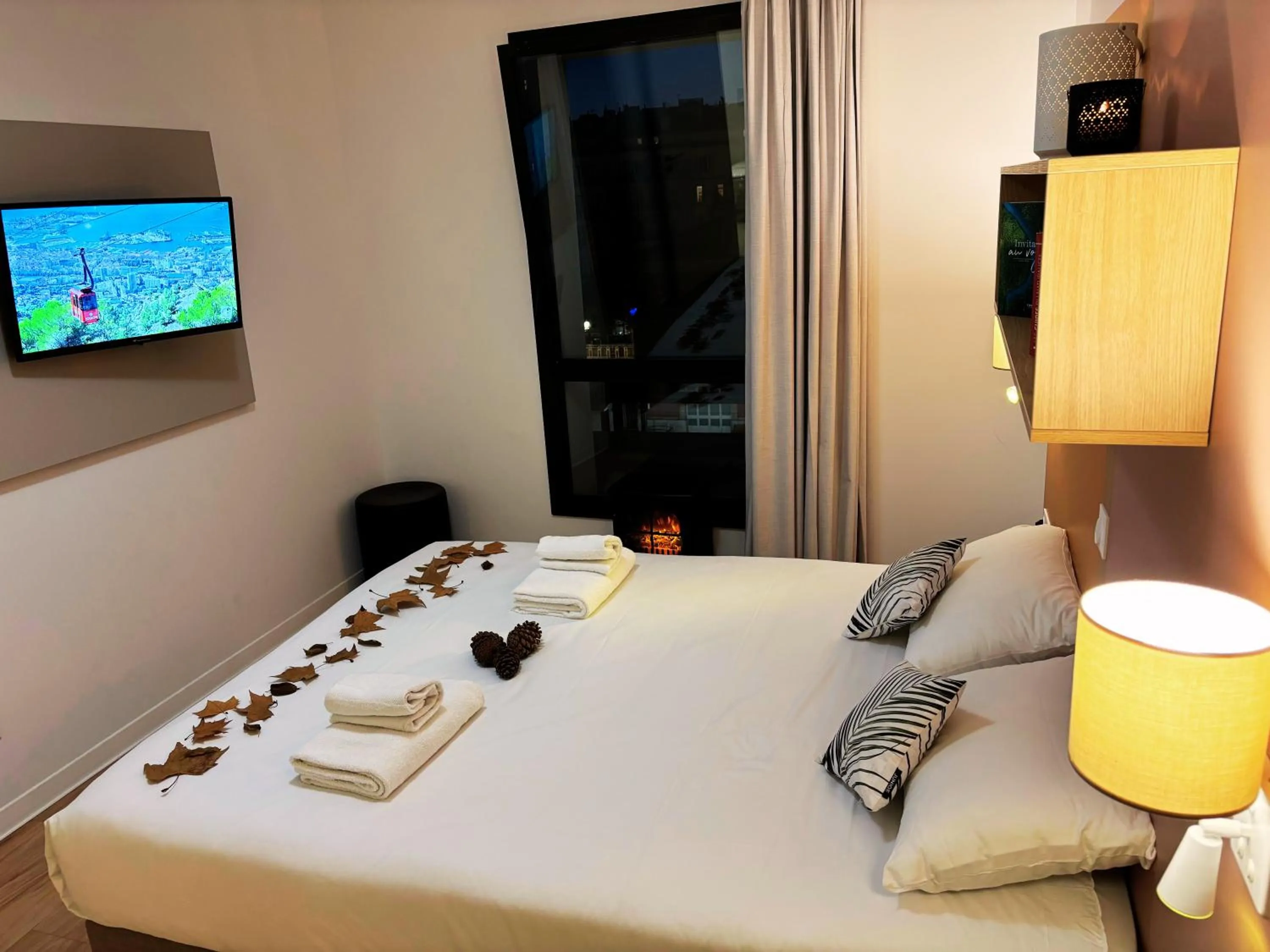 Bed in Apparthotel Privilodges Toulon