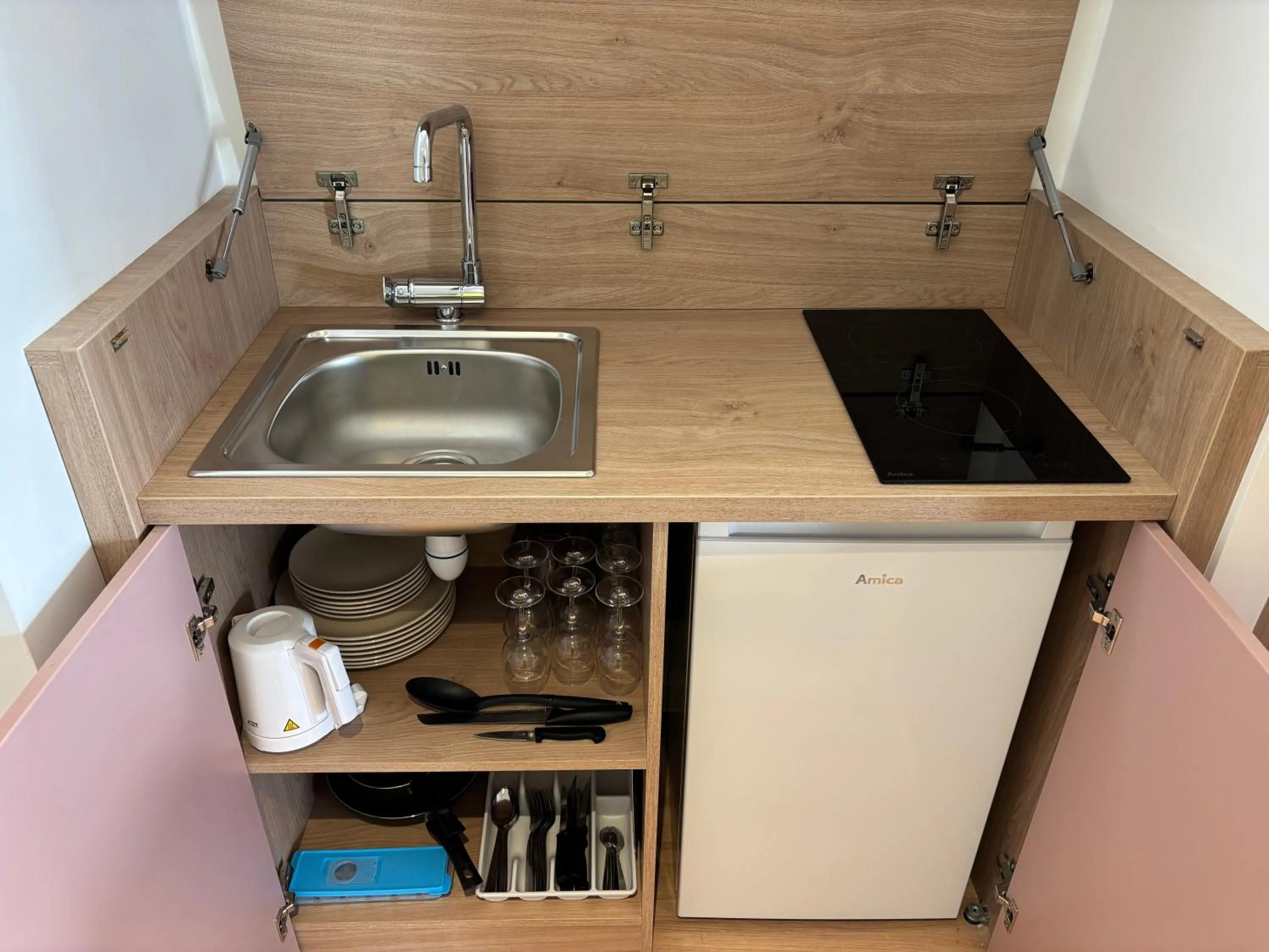 Kitchen or kitchenette in Apparthotel Privilodges Toulon