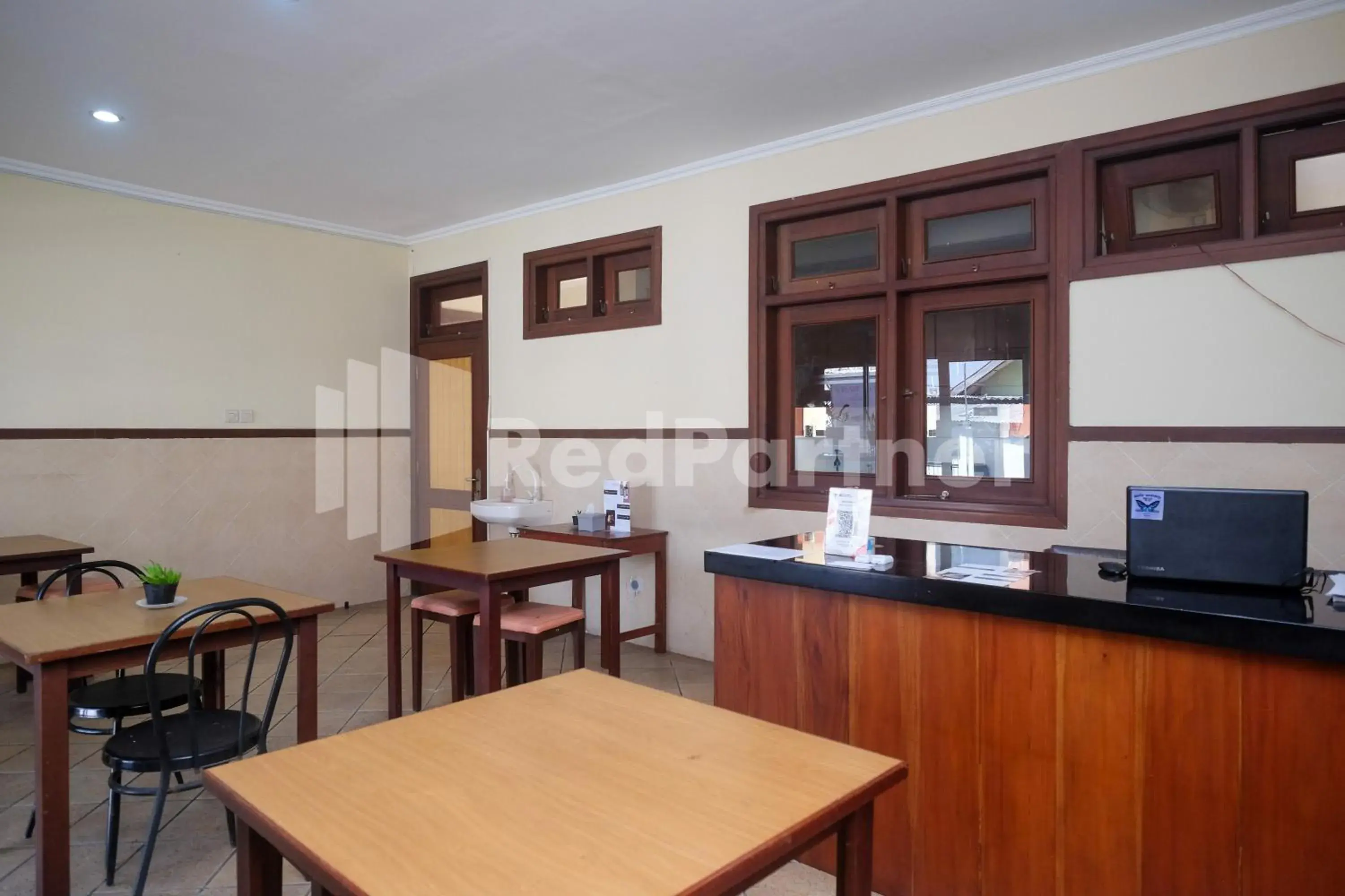 Restaurant/places to eat in Griya Fatima Mitra RedDoorz near UGM Restaurant/places to eat in Griya Fatima Mitra RedDoorz near UGM