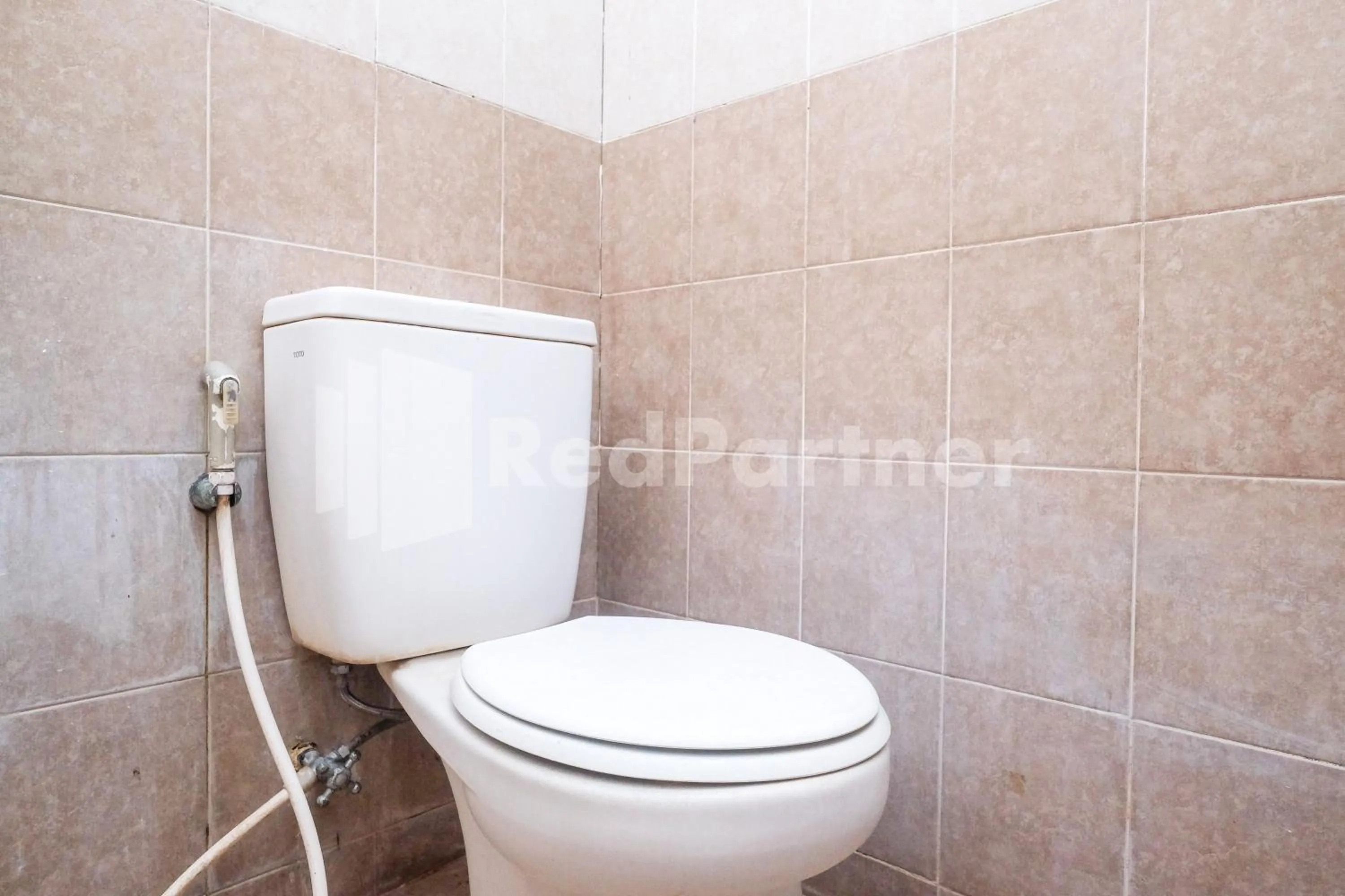 Bathroom in Griya Fatima Mitra RedDoorz near UGM