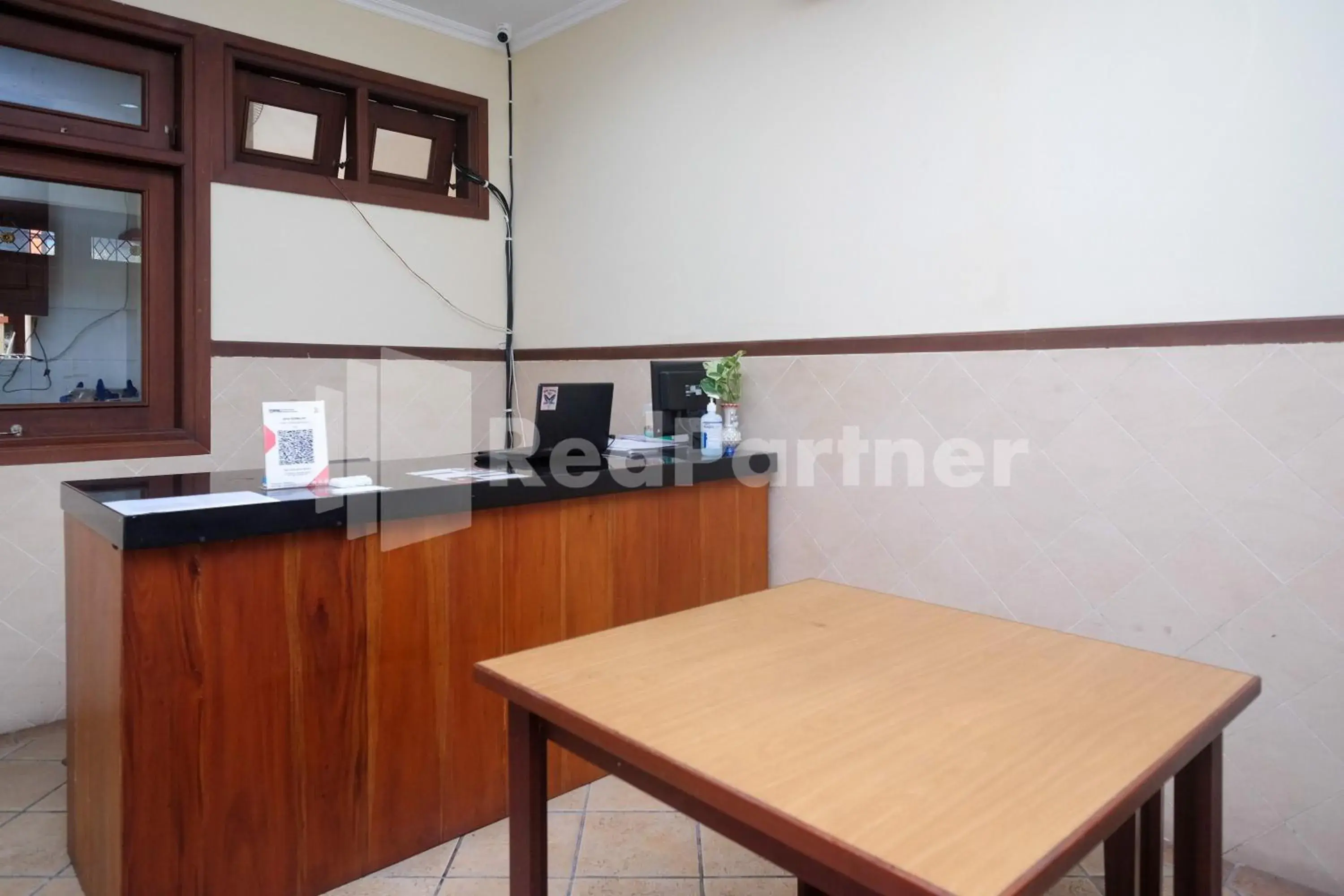 Lobby or reception in Griya Fatima Mitra RedDoorz near UGM Lobby or reception in Griya Fatima Mitra RedDoorz near UGM