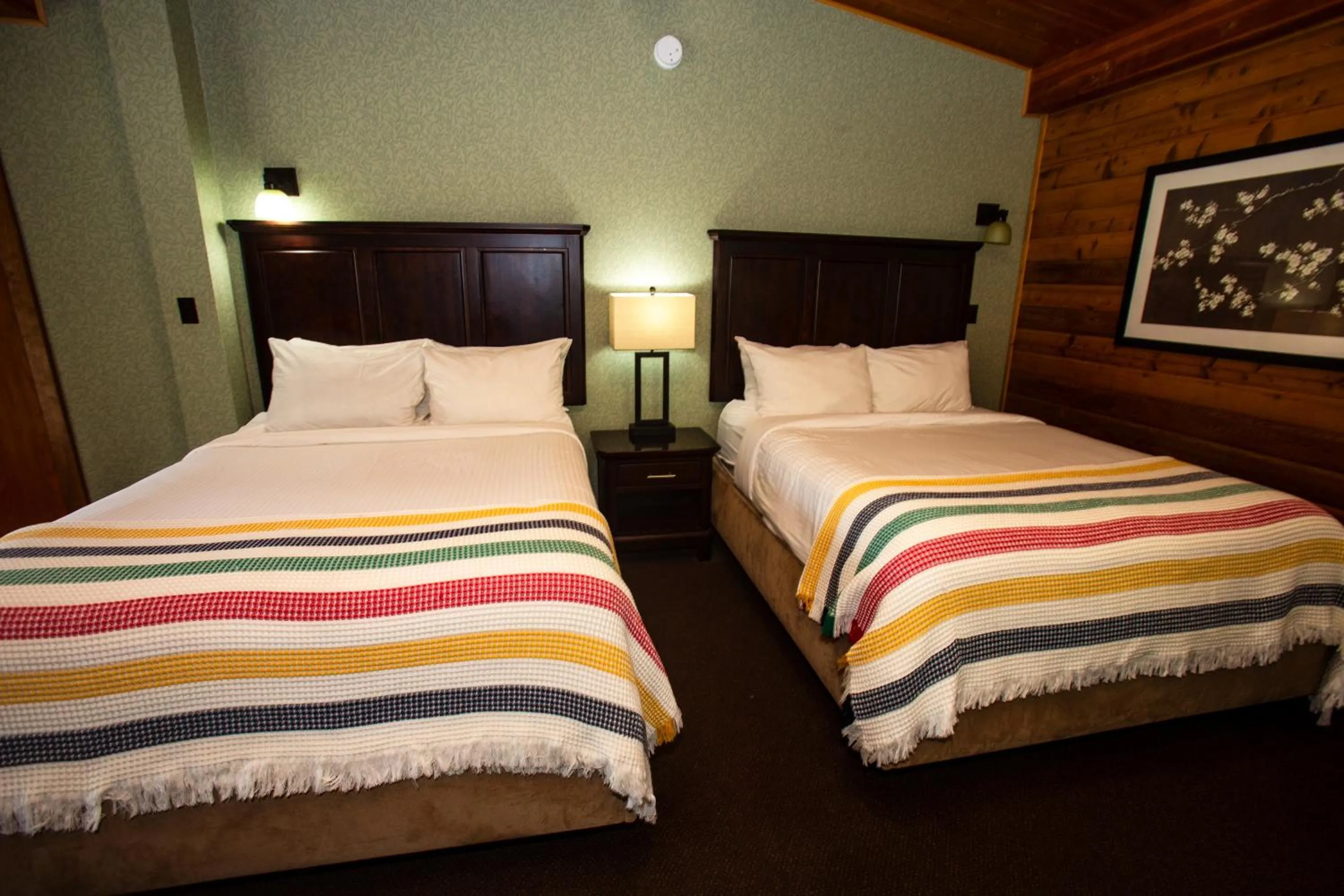 Photo of the whole room, Bed in Oakwood Resort