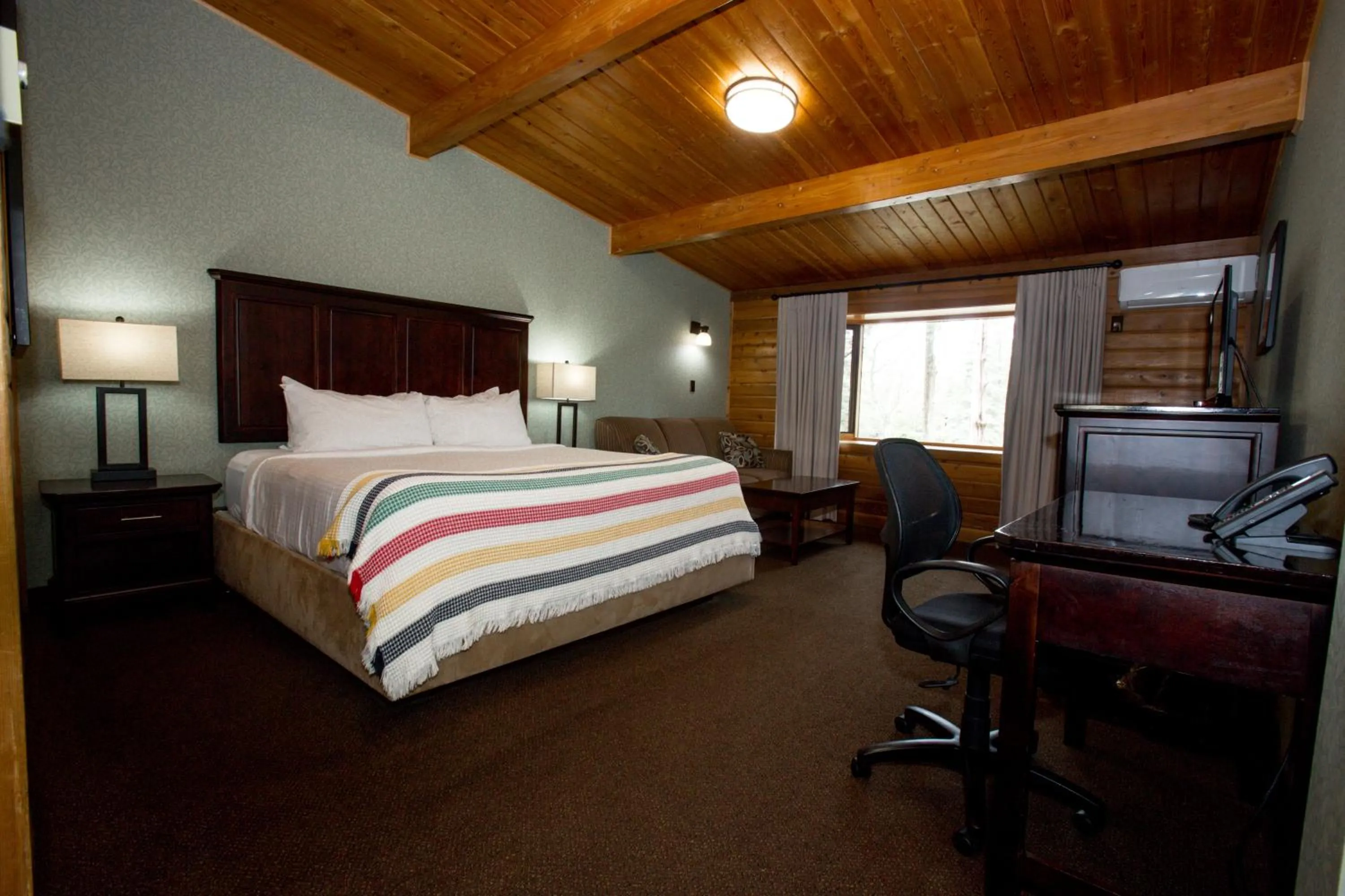 Bed in Oakwood Resort