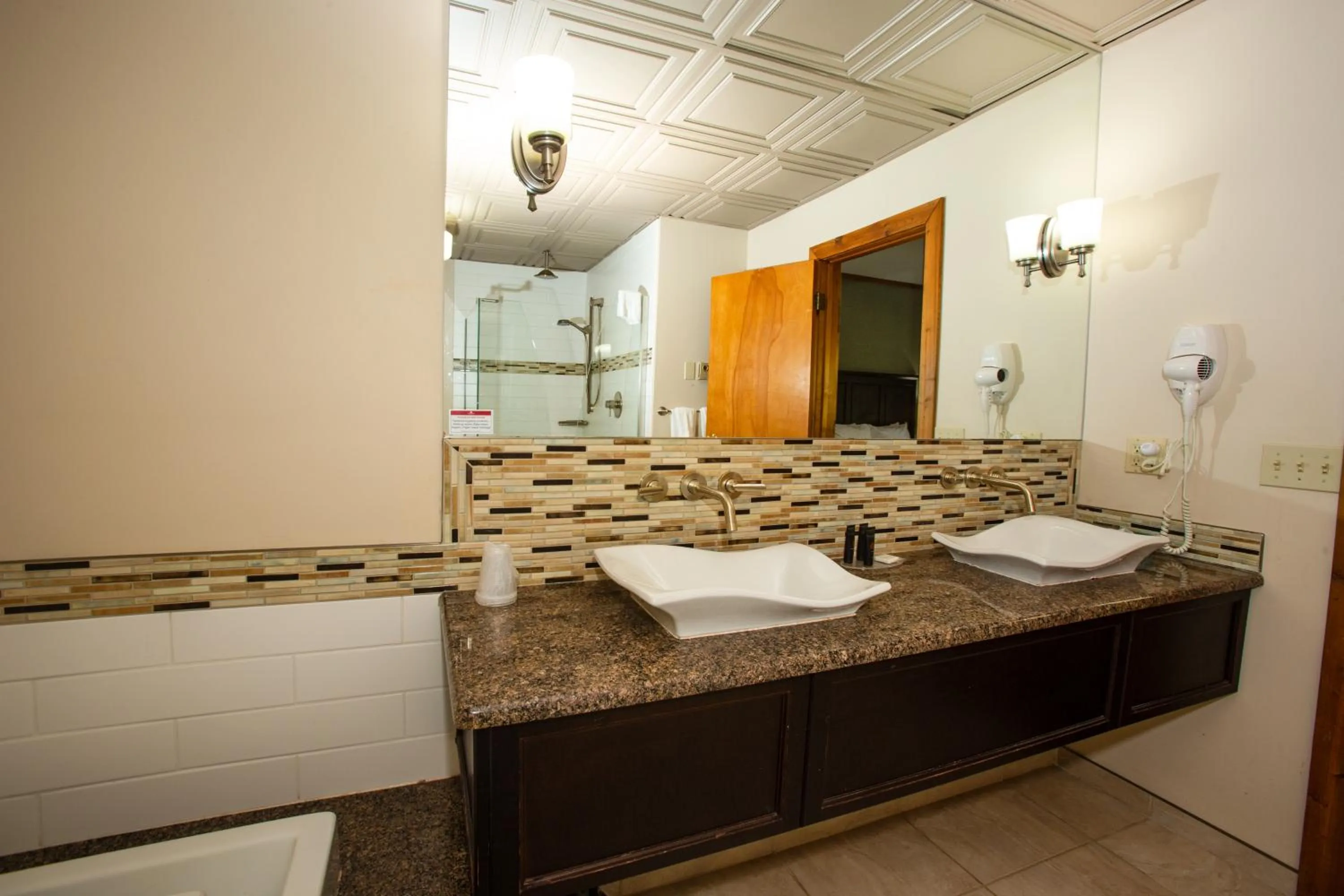 Shower in Oakwood Resort