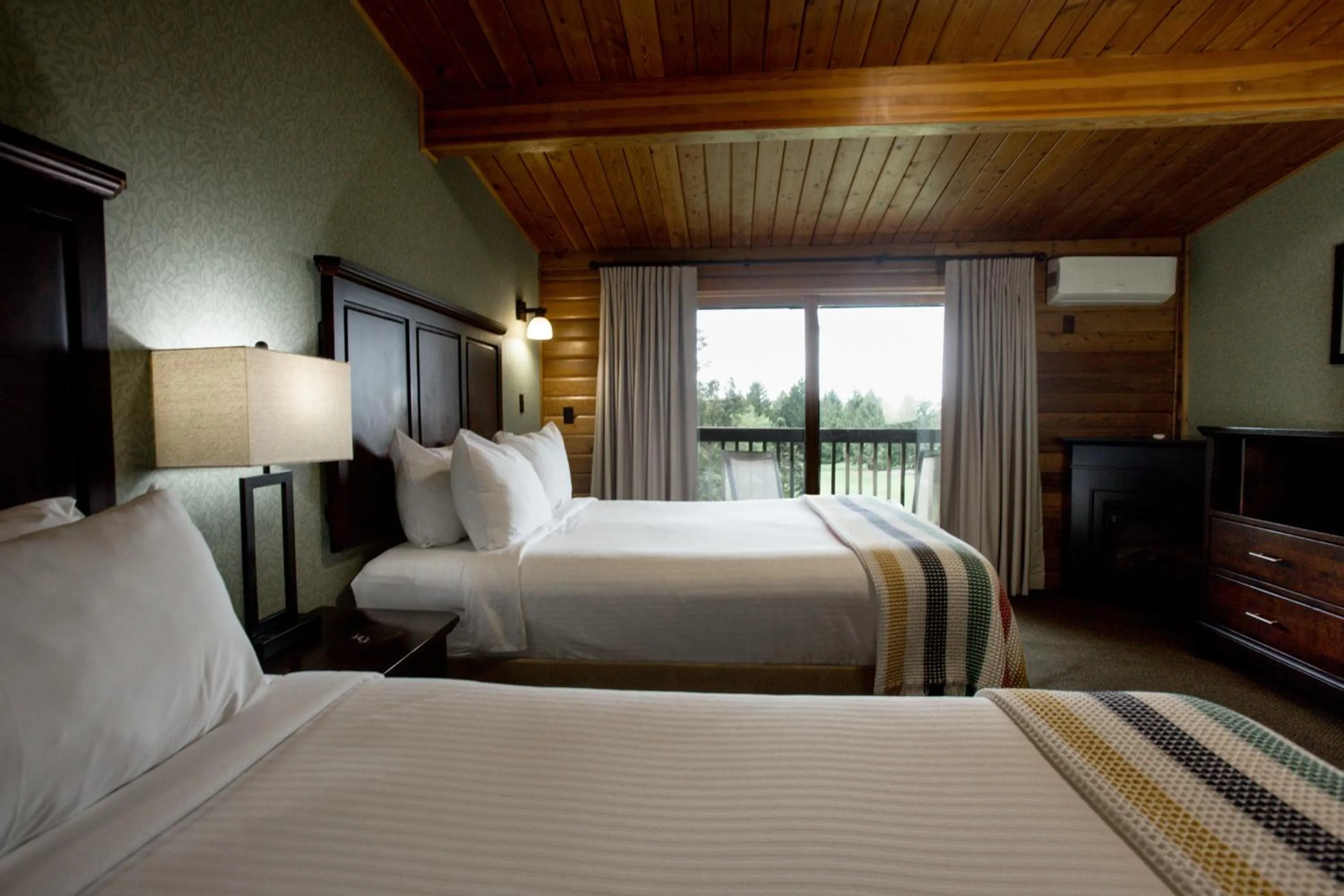 Bed in Oakwood Resort