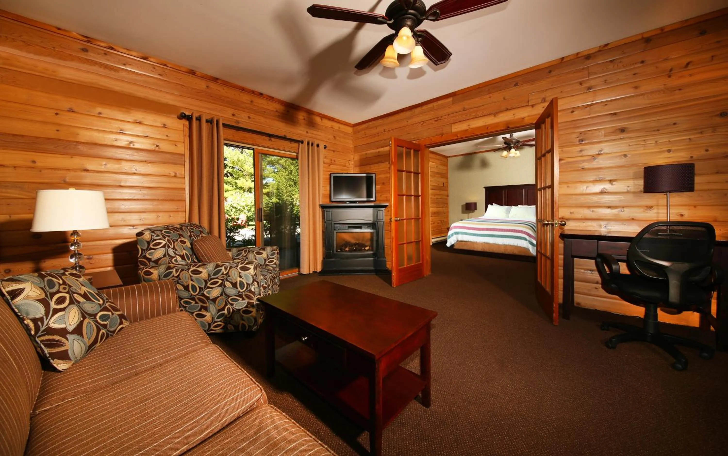 Bed in Oakwood Resort