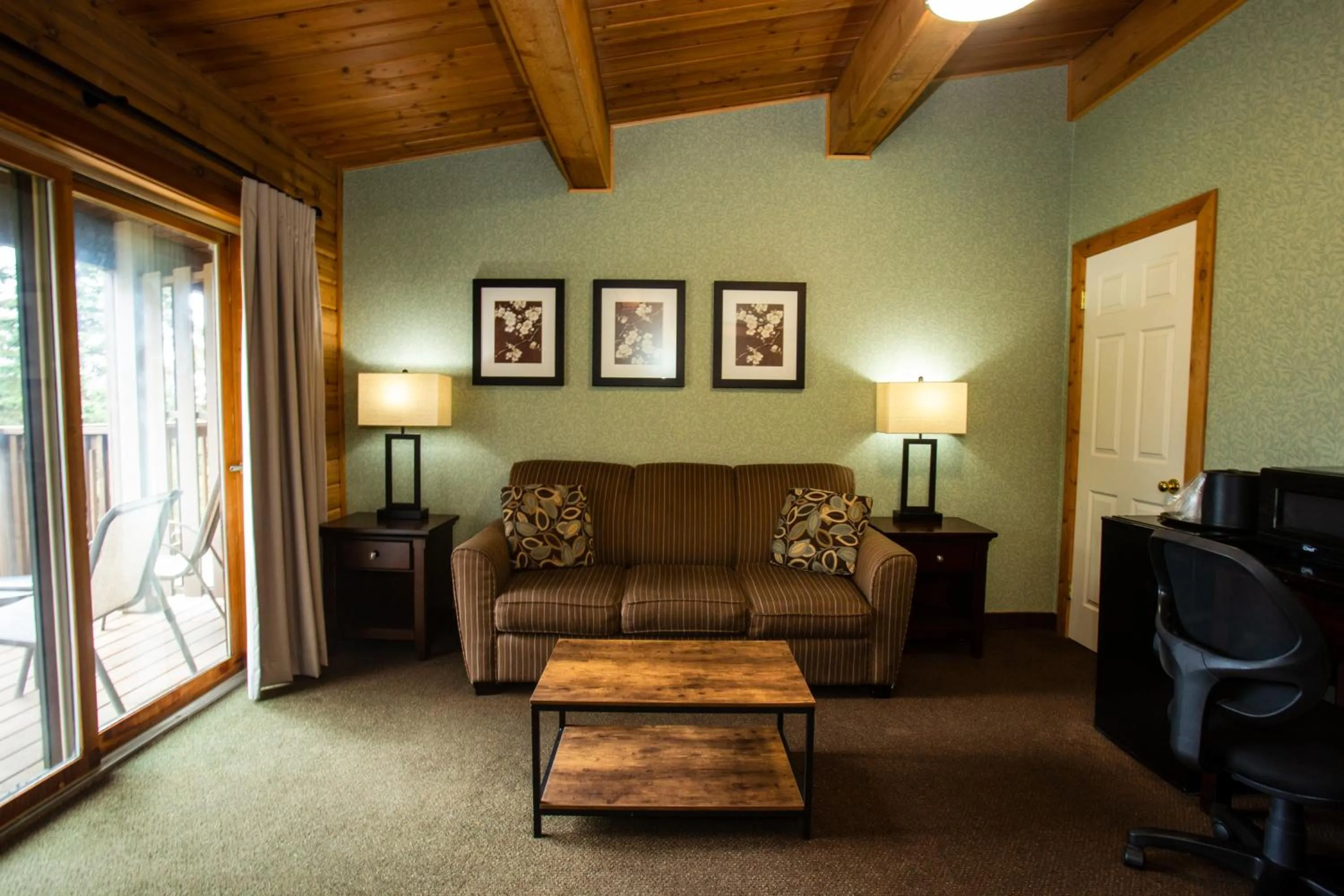 Bed in Oakwood Resort