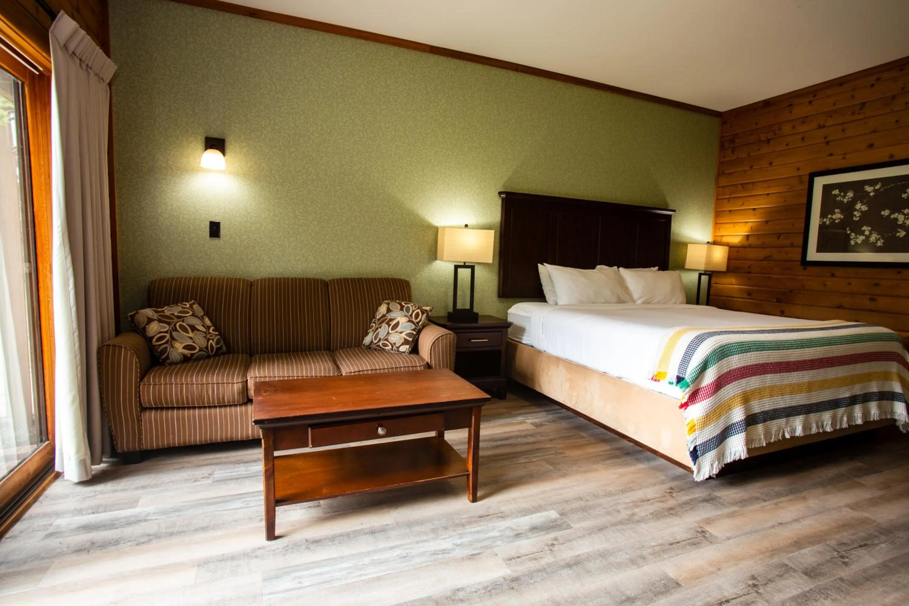 Bed in Oakwood Resort