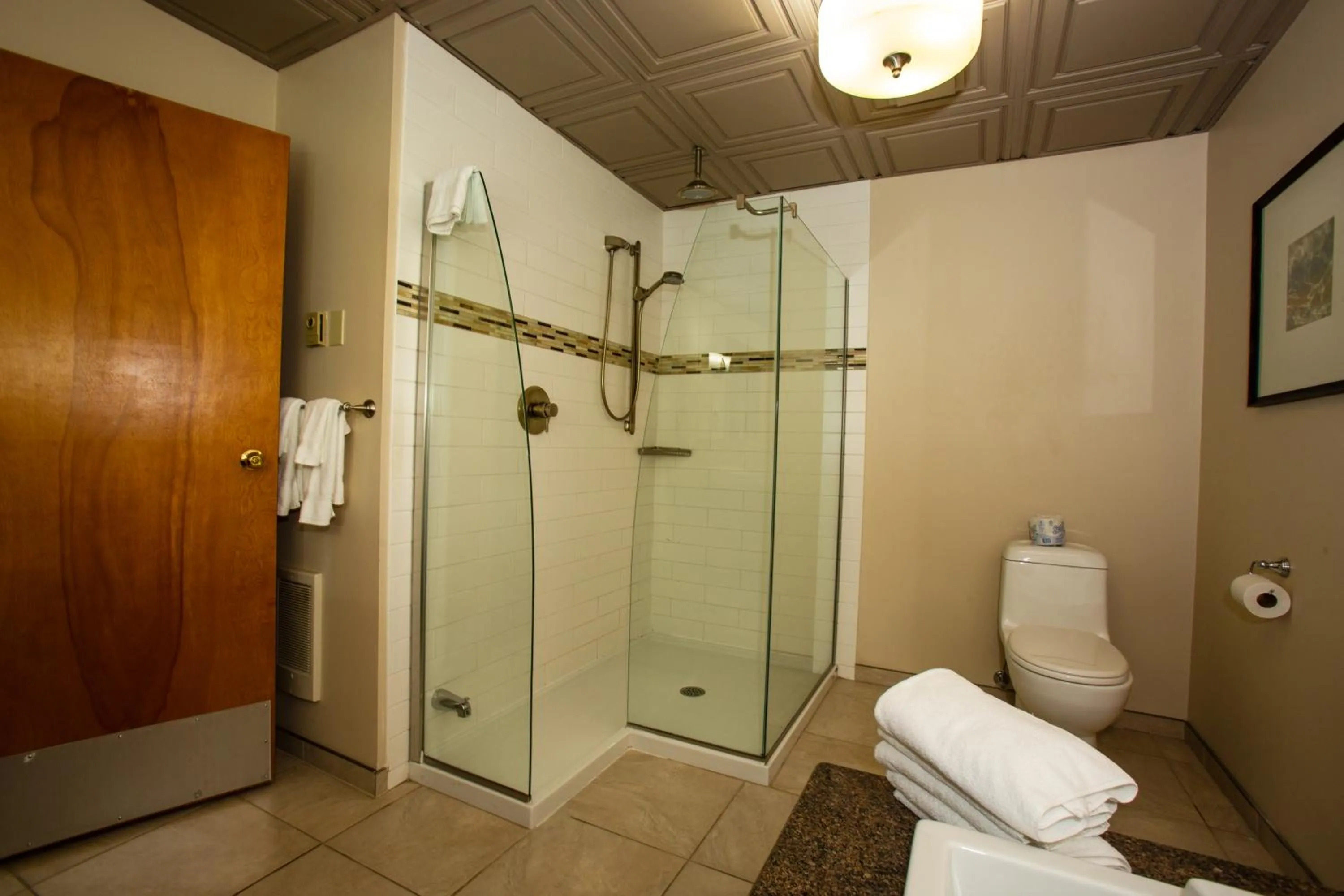 Shower in Oakwood Resort