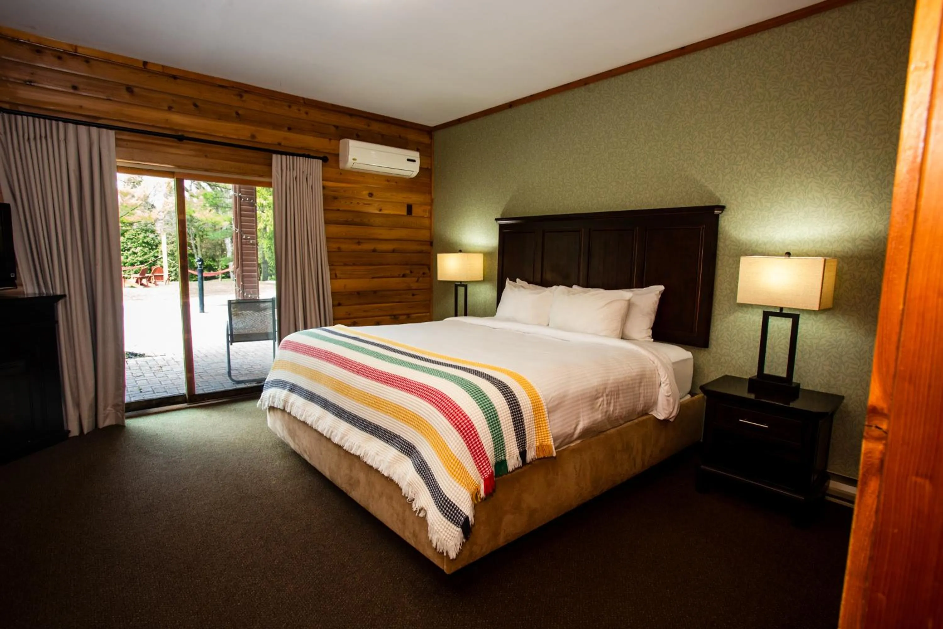 Bed in Oakwood Resort