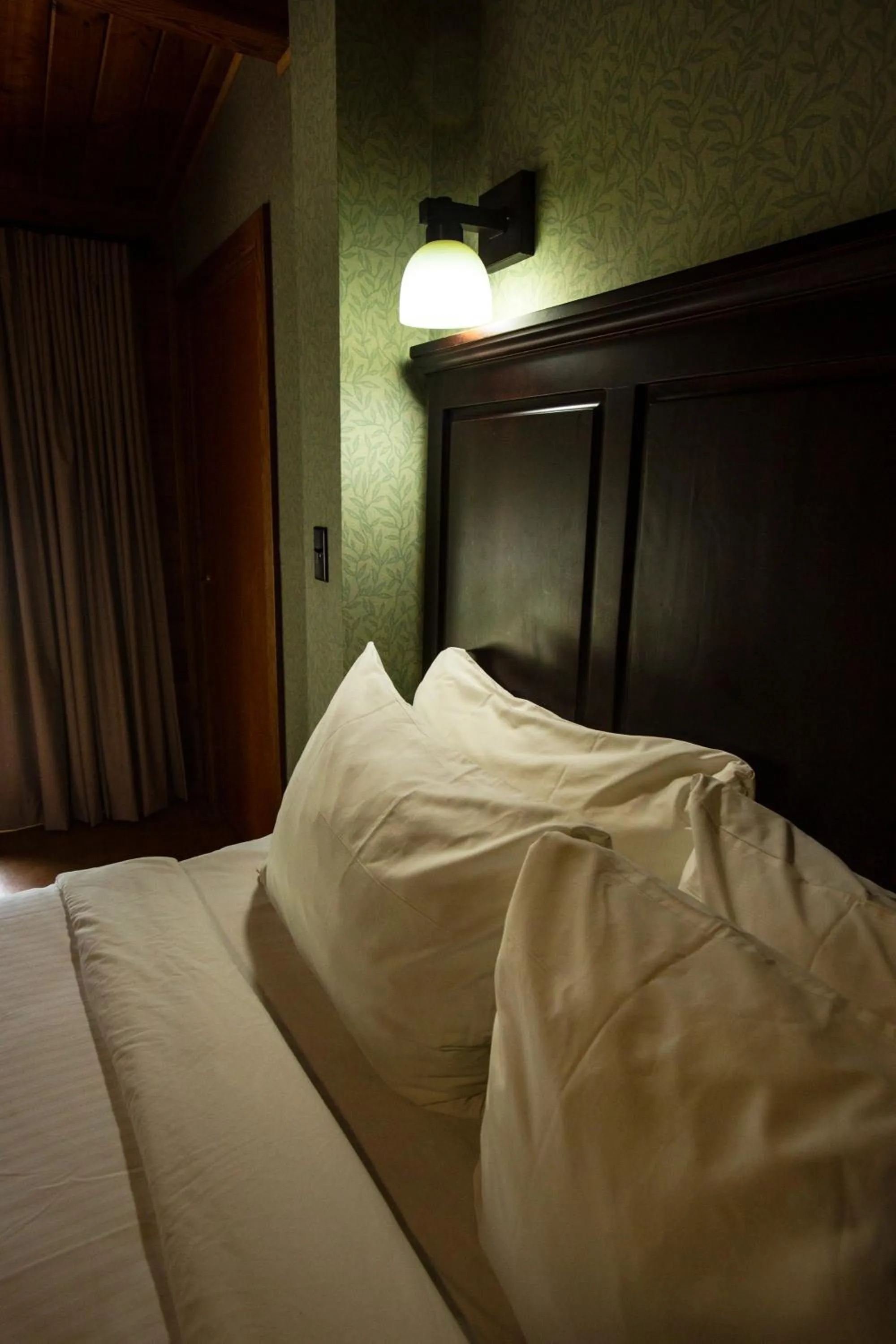 Bed in Oakwood Resort