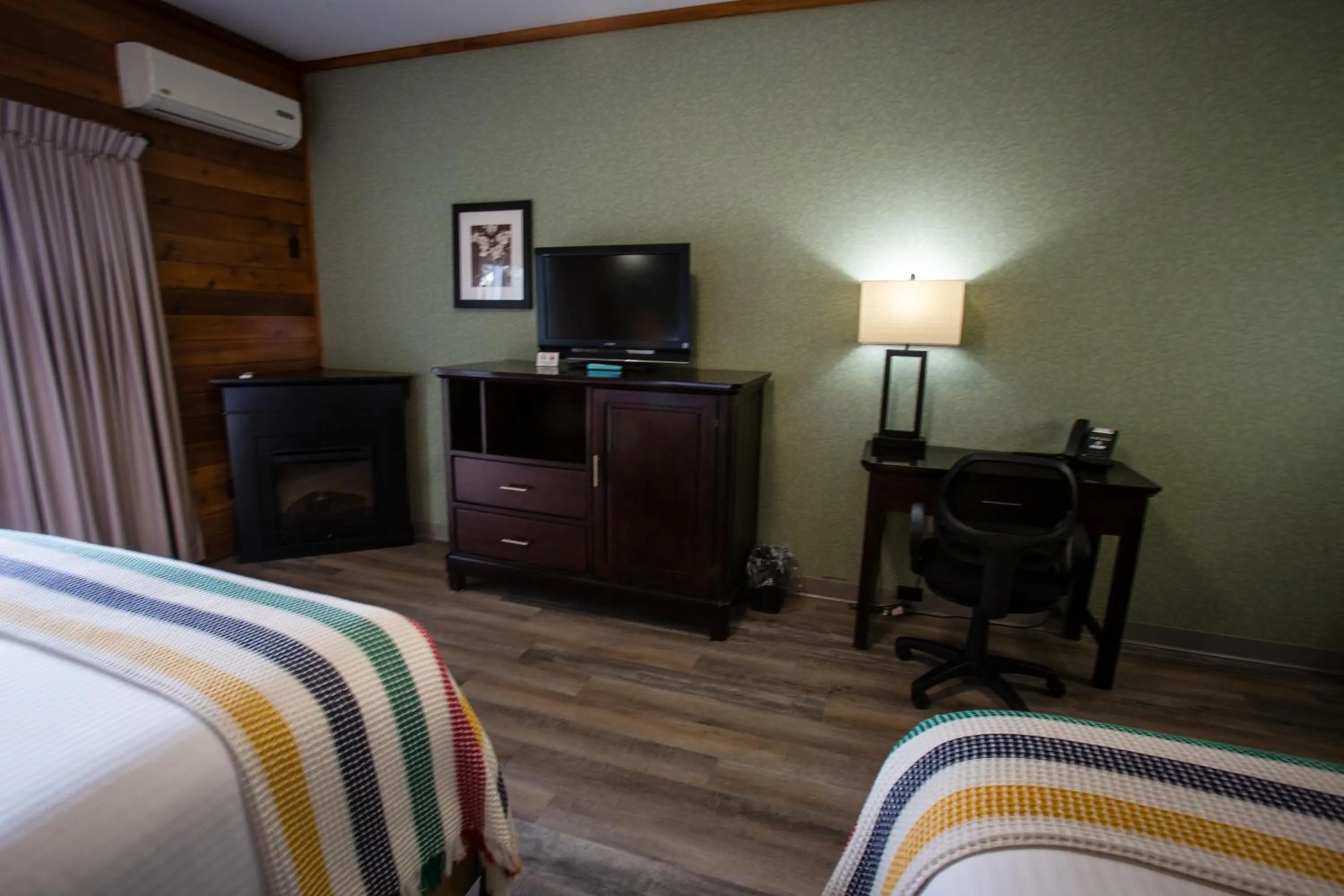 Bed in Oakwood Resort