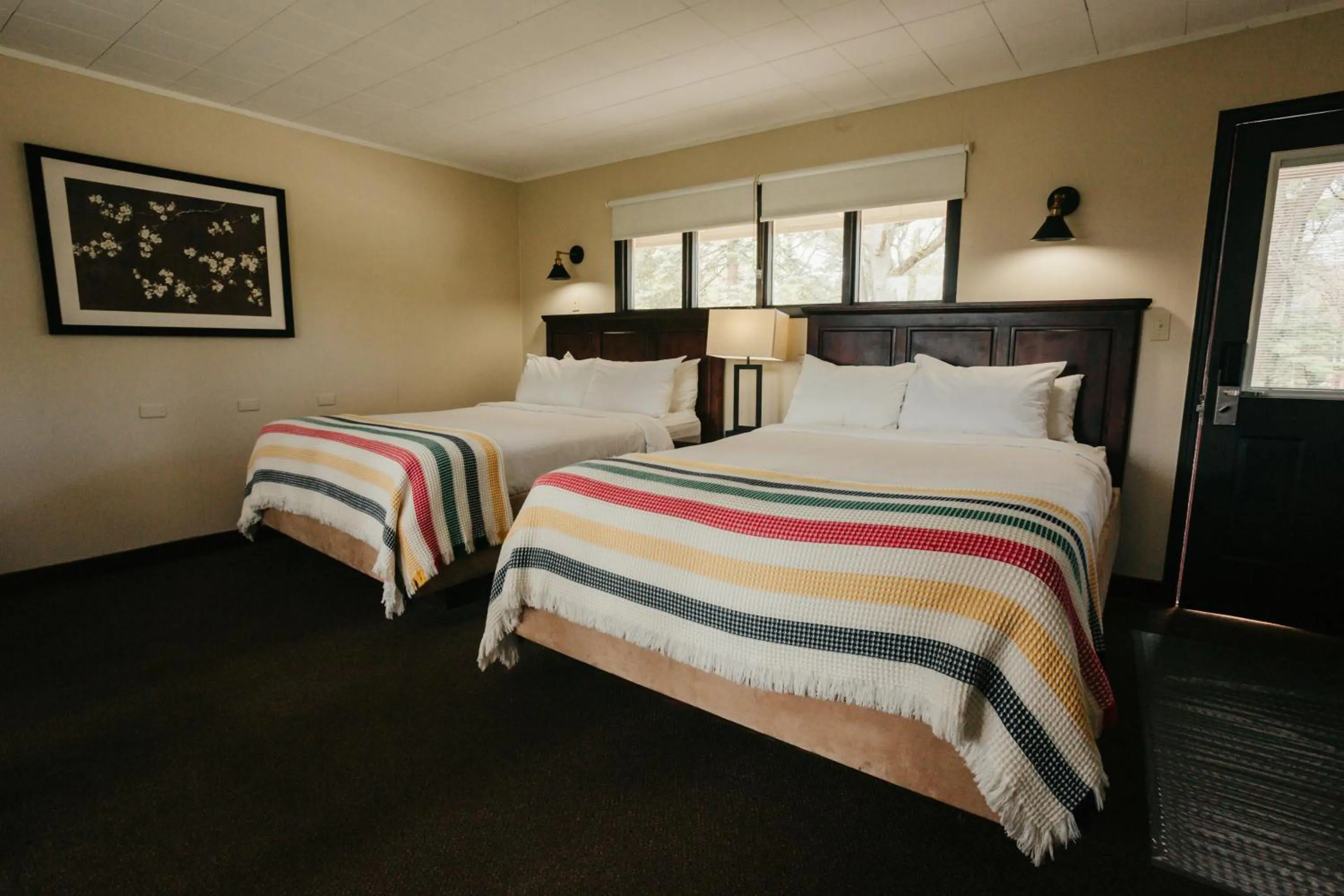 Patio, Bed in Oakwood Resort