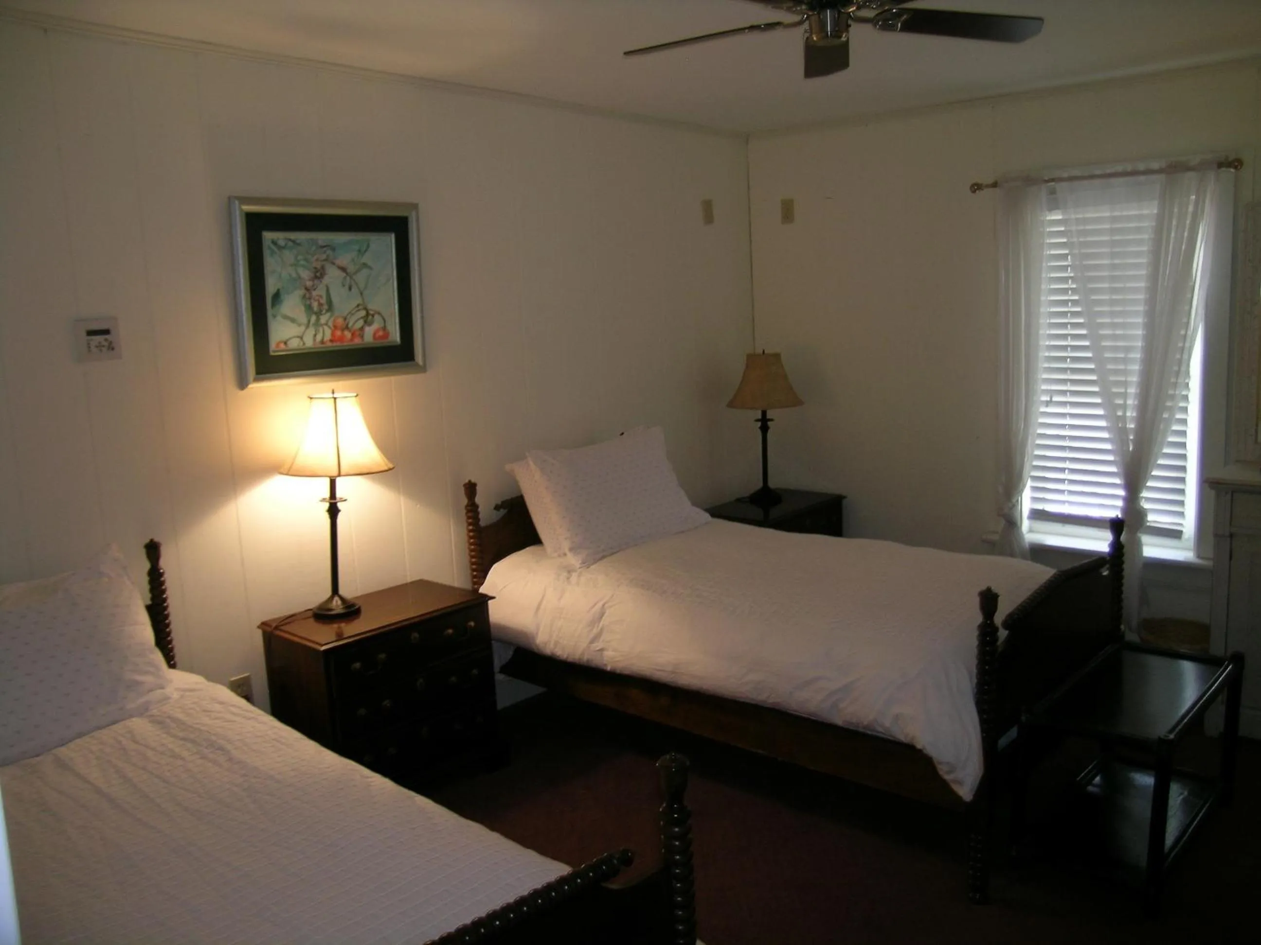 Bed in Emilyville Inn