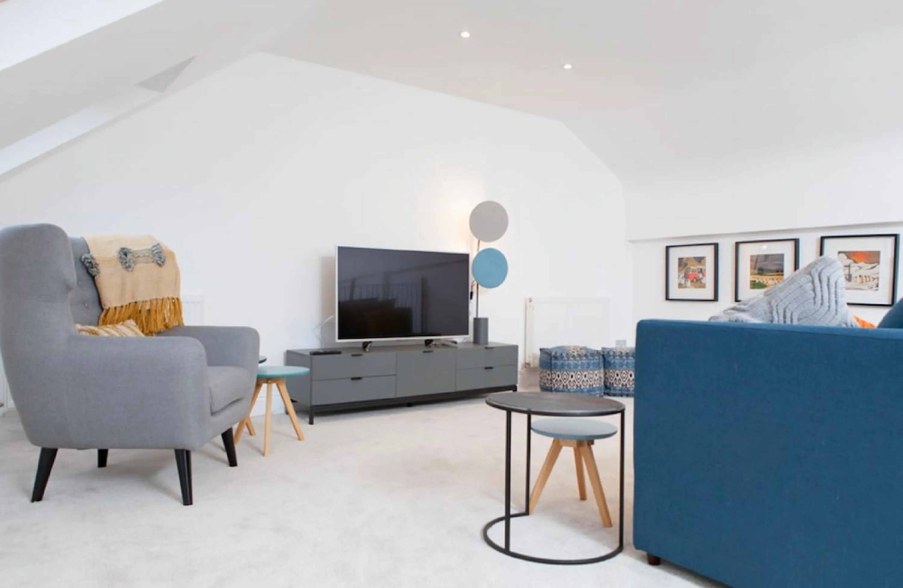 Edinburgh Deluxe Duplex with Garage