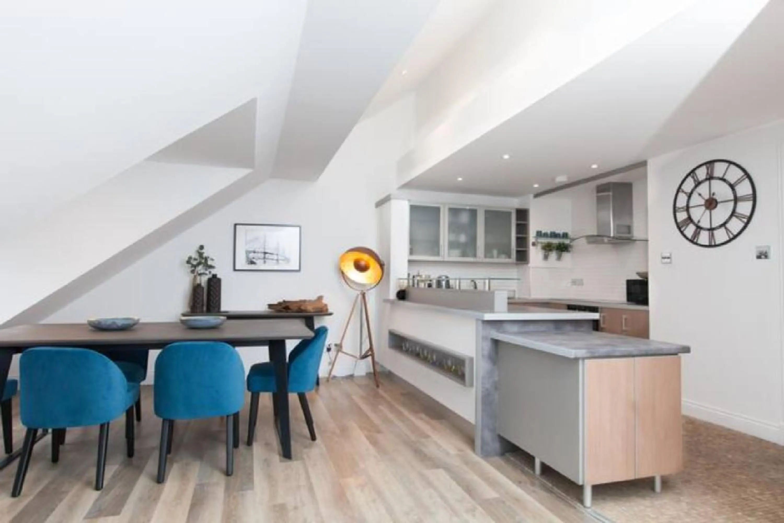 Edinburgh Deluxe Duplex with Garage
