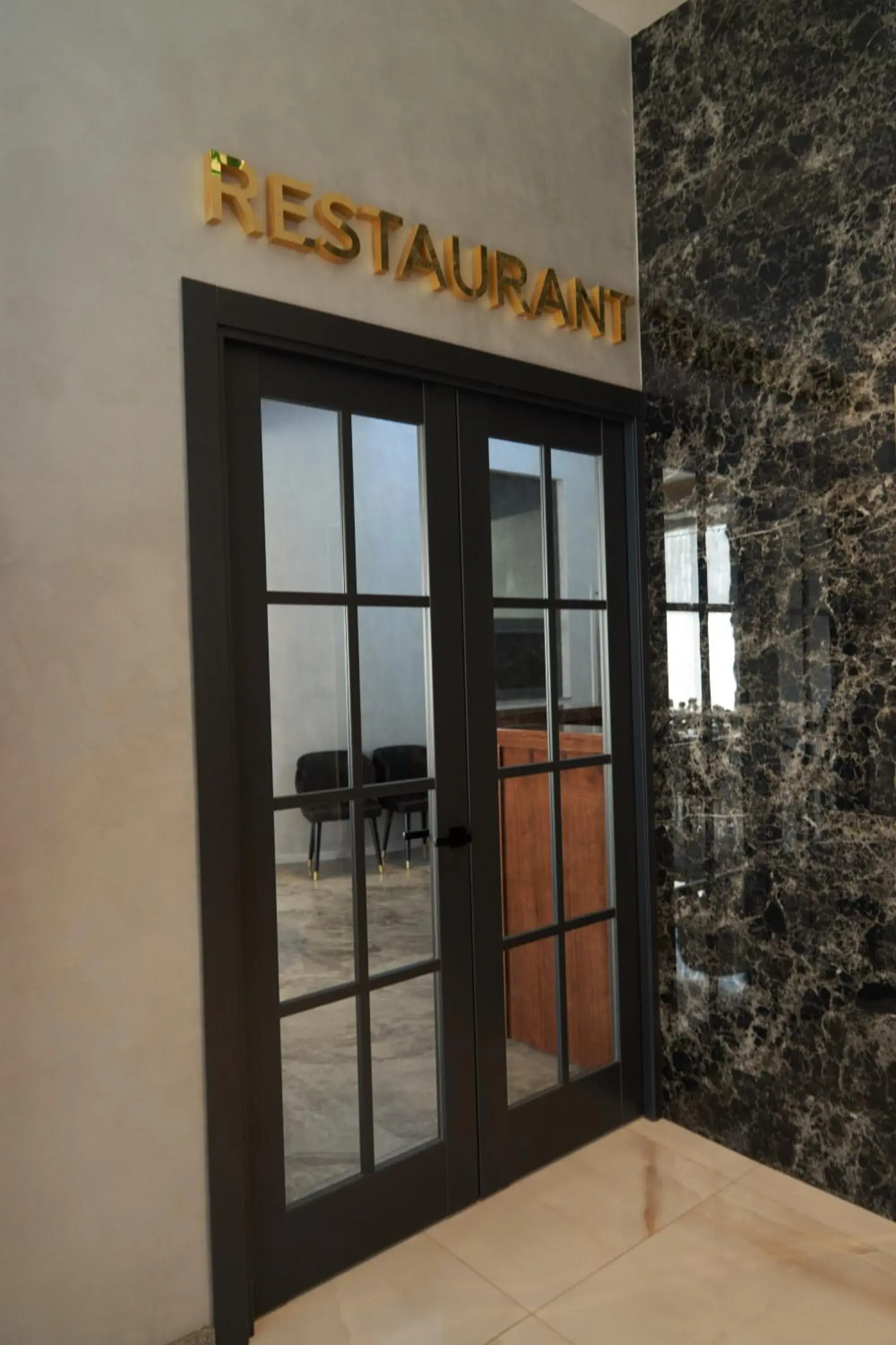 Restaurant/places to eat in UNIQUE HOTEL Restaurant/places to eat in UNIQUE HOTEL