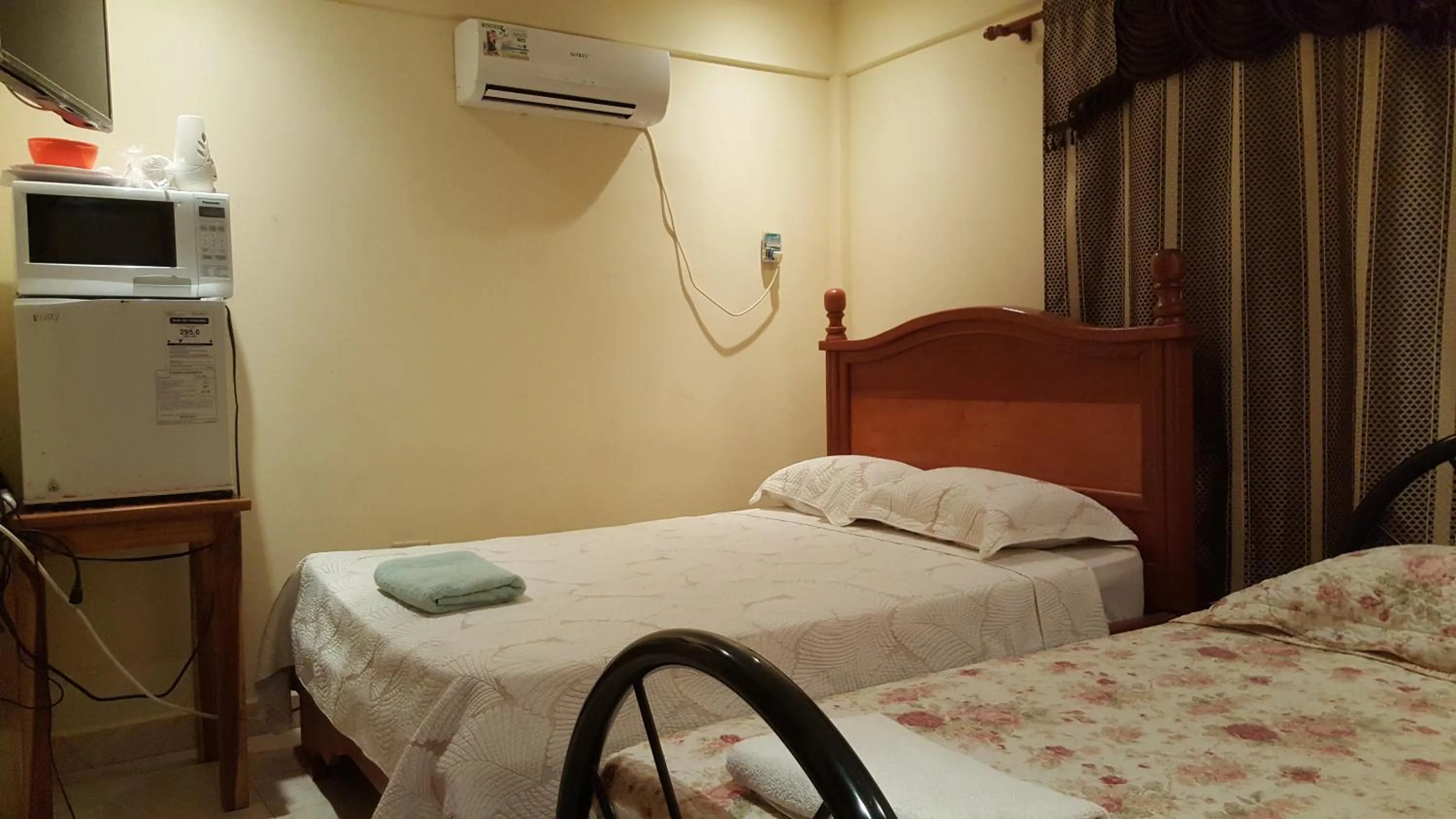 Bedroom, Bed in Hostal Bocas Tropical Paradise