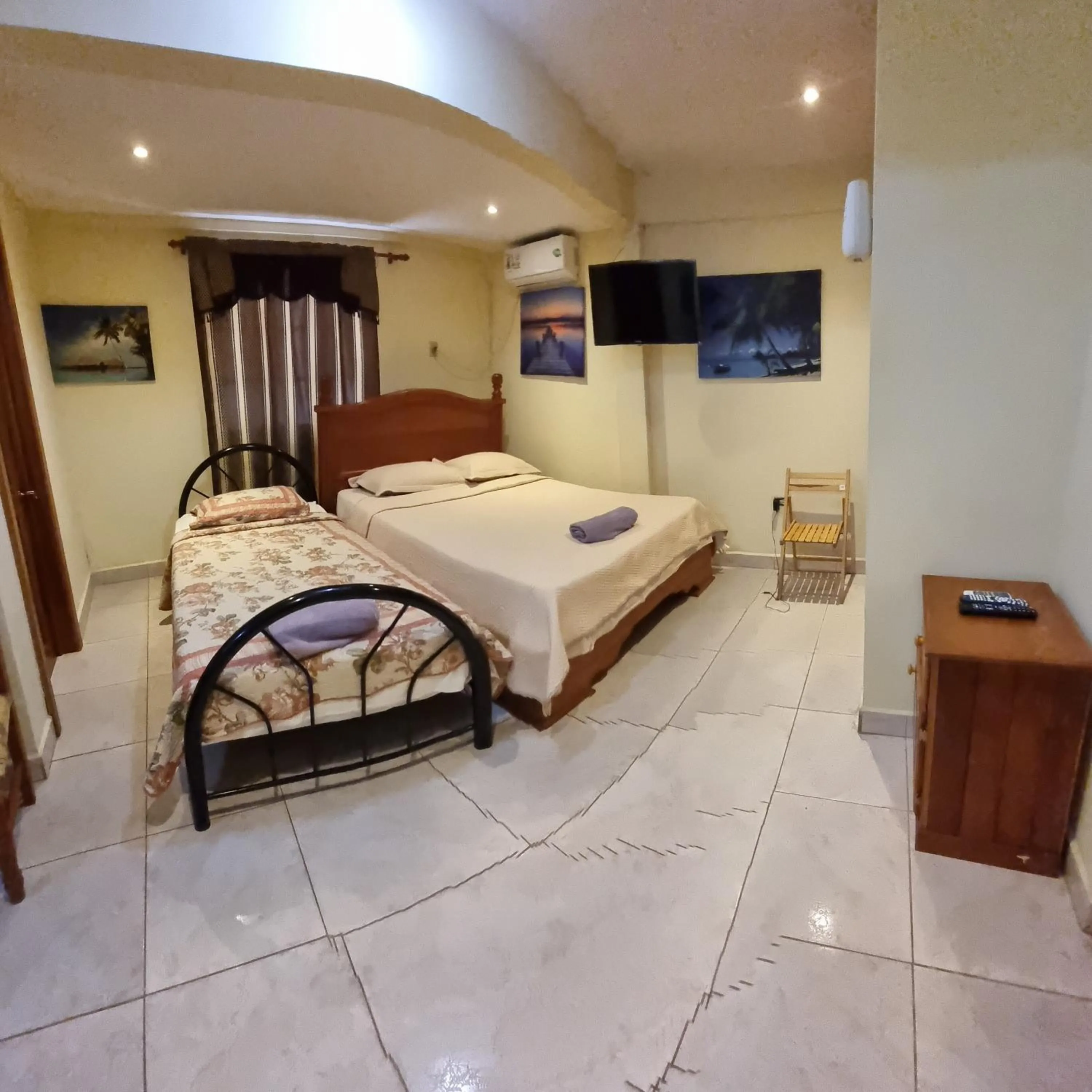 Bed in Hostal Bocas Tropical Paradise