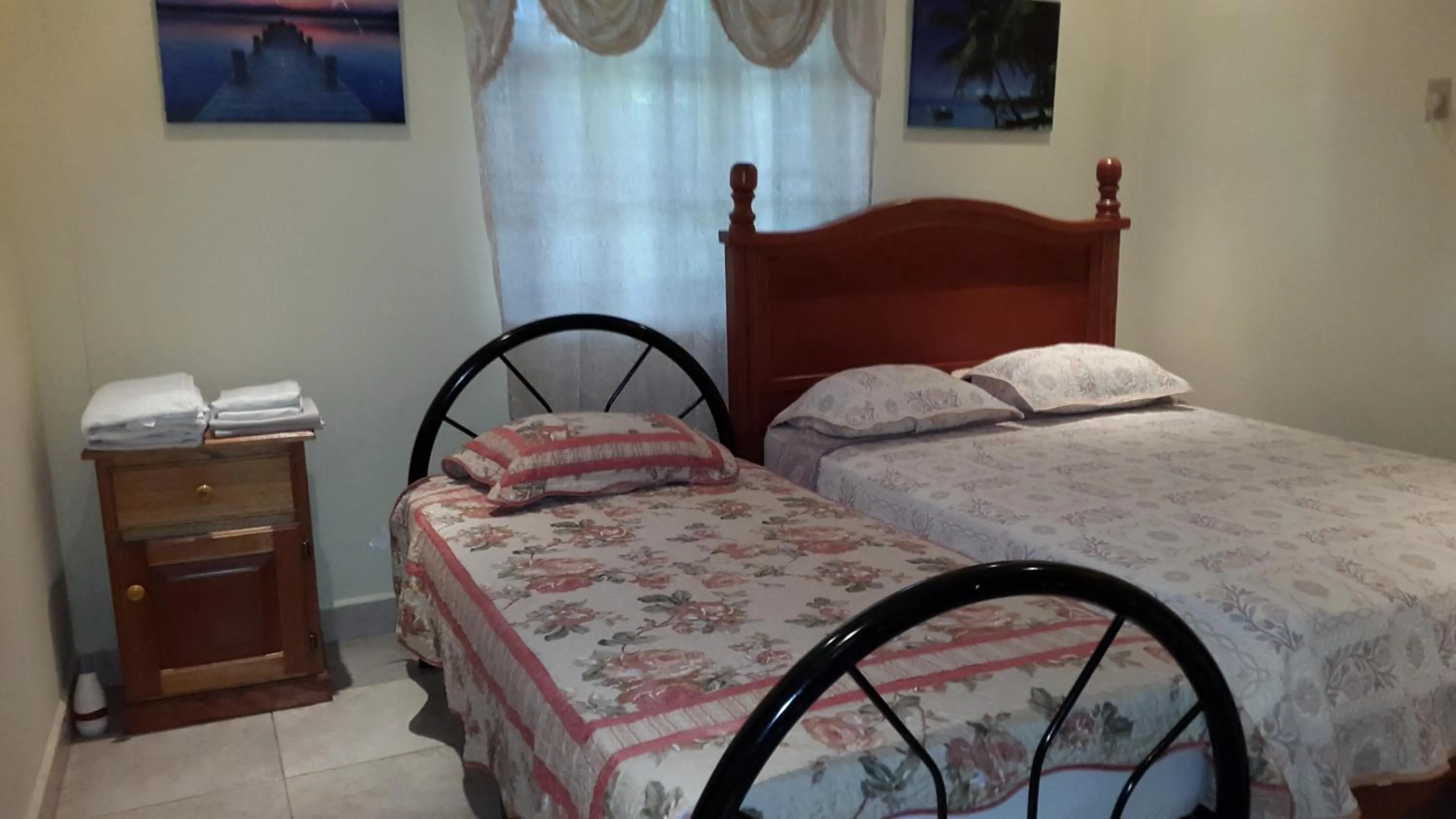 Bedroom, Bed in Hostal Bocas Tropical Paradise