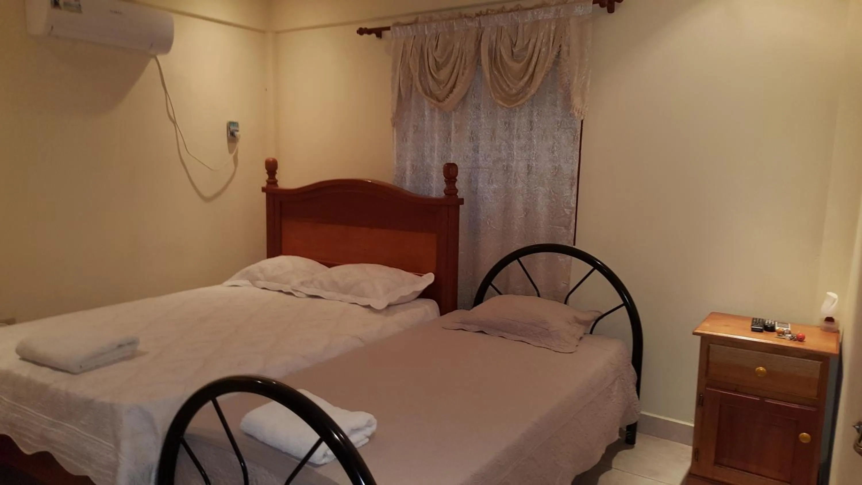 Bedroom, Bed in Hostal Bocas Tropical Paradise