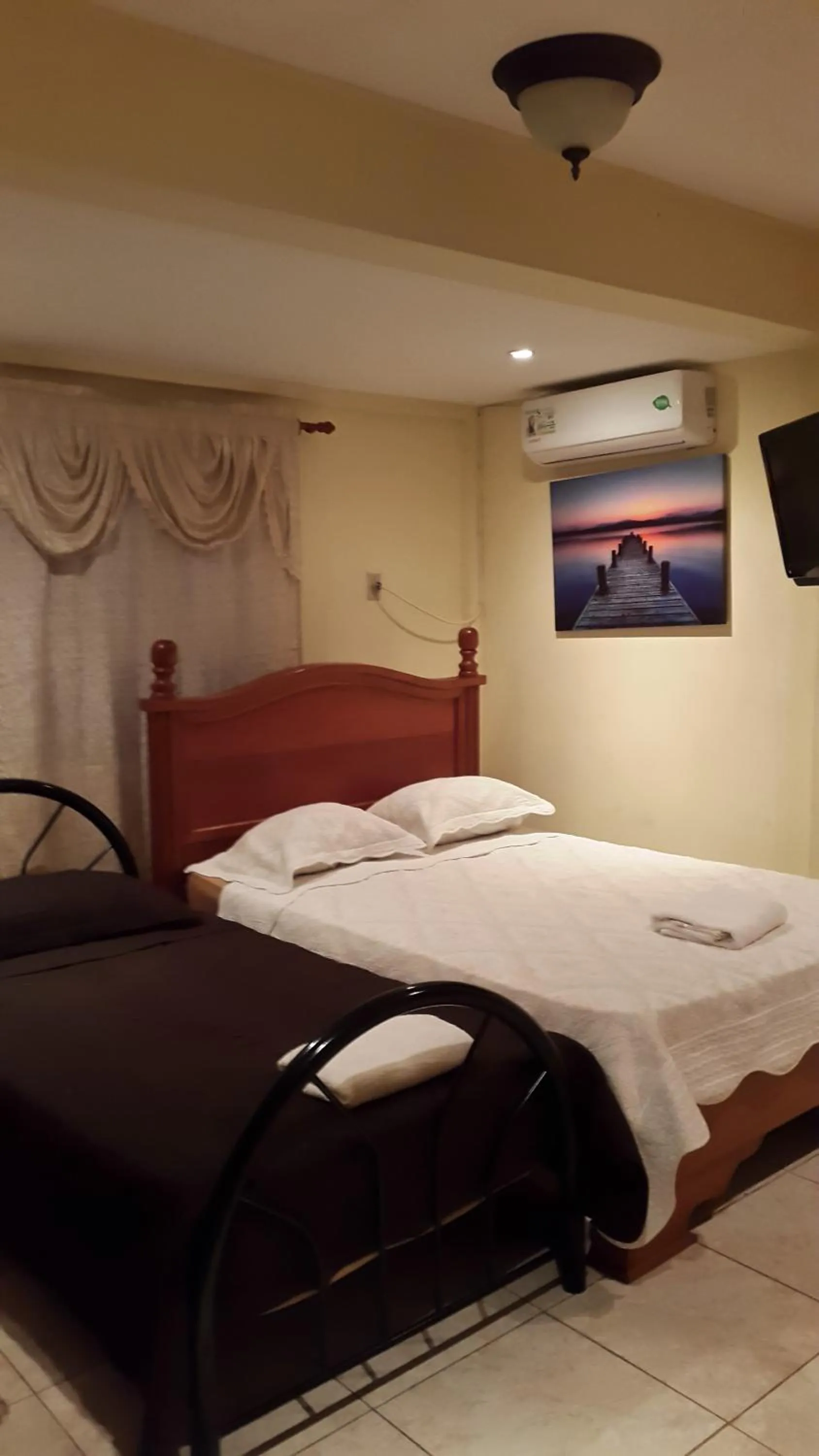 Bed in Hostal Bocas Tropical Paradise