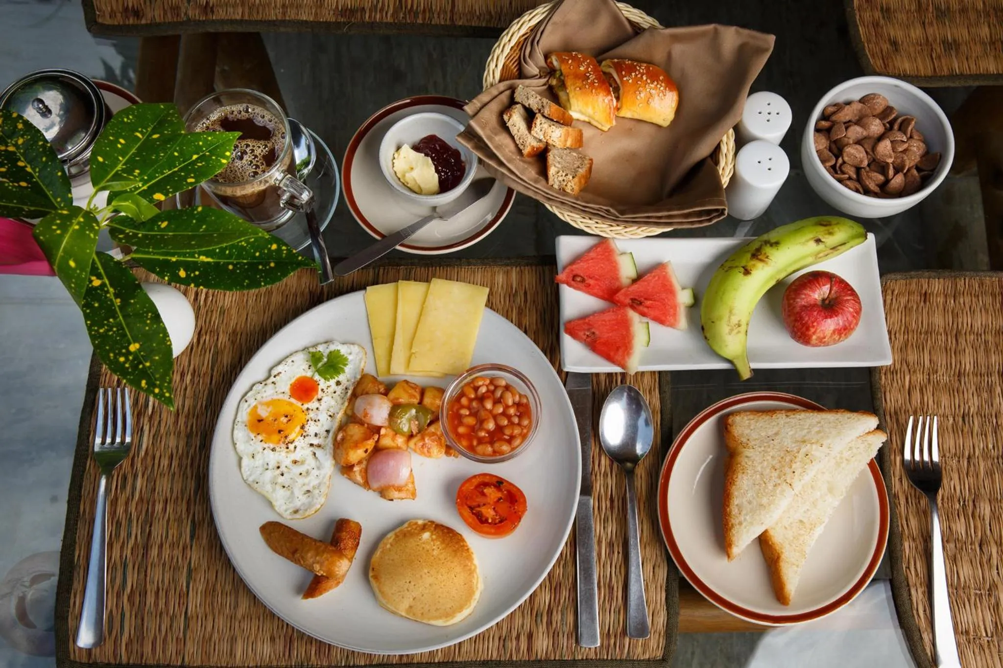 Restaurant/places to eat in Green Mansions Jungle Resort