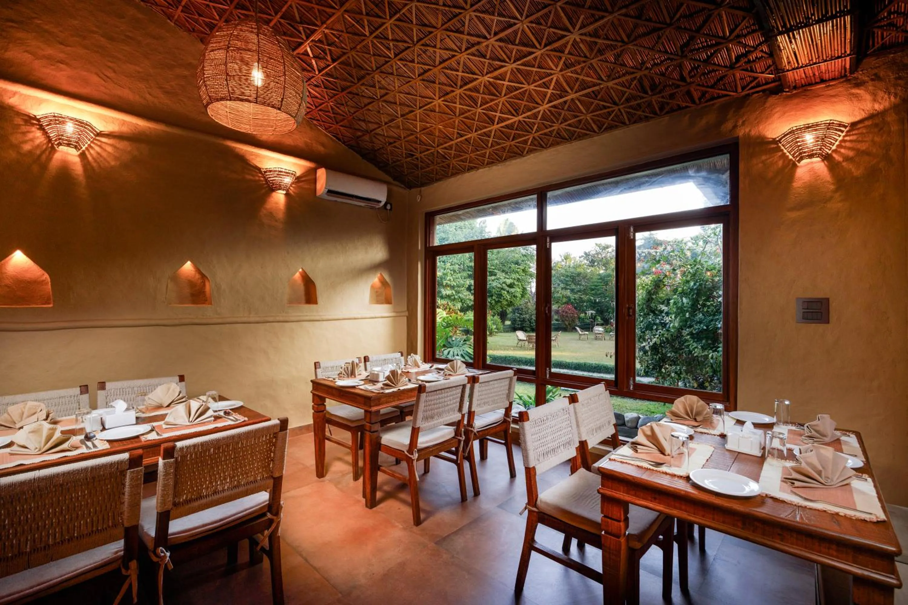 Restaurant/places to eat in Green Mansions Jungle Resort