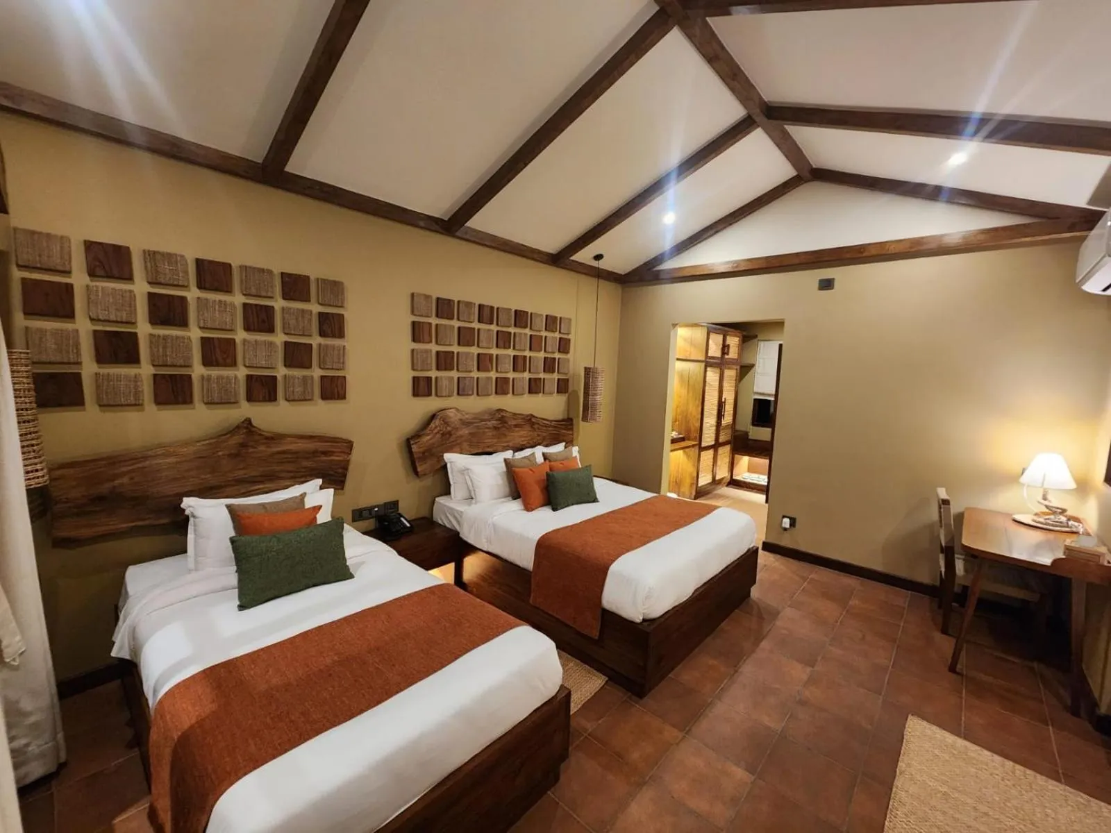 Bedroom, Bed in Green Mansions Jungle Resort