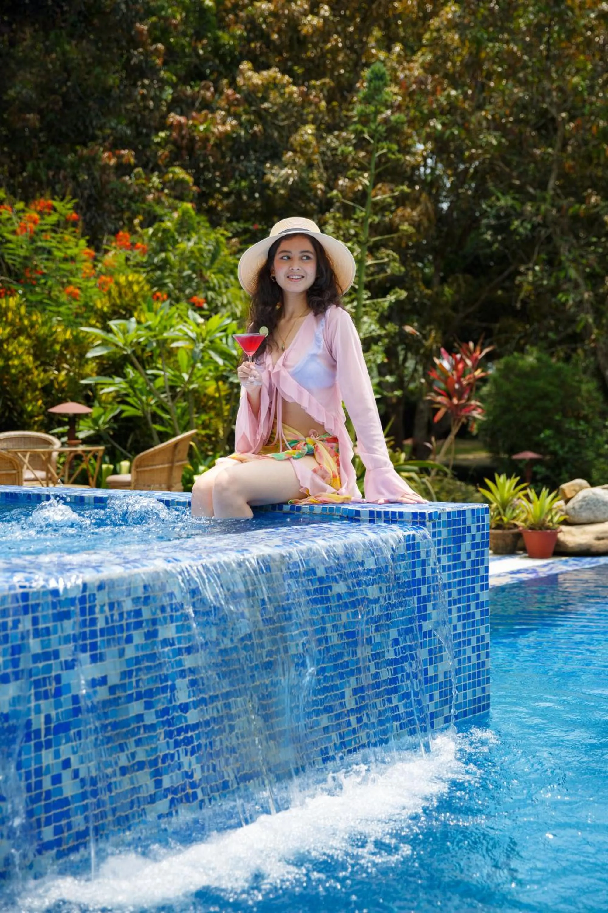 Swimming pool in Green Mansions Jungle Resort