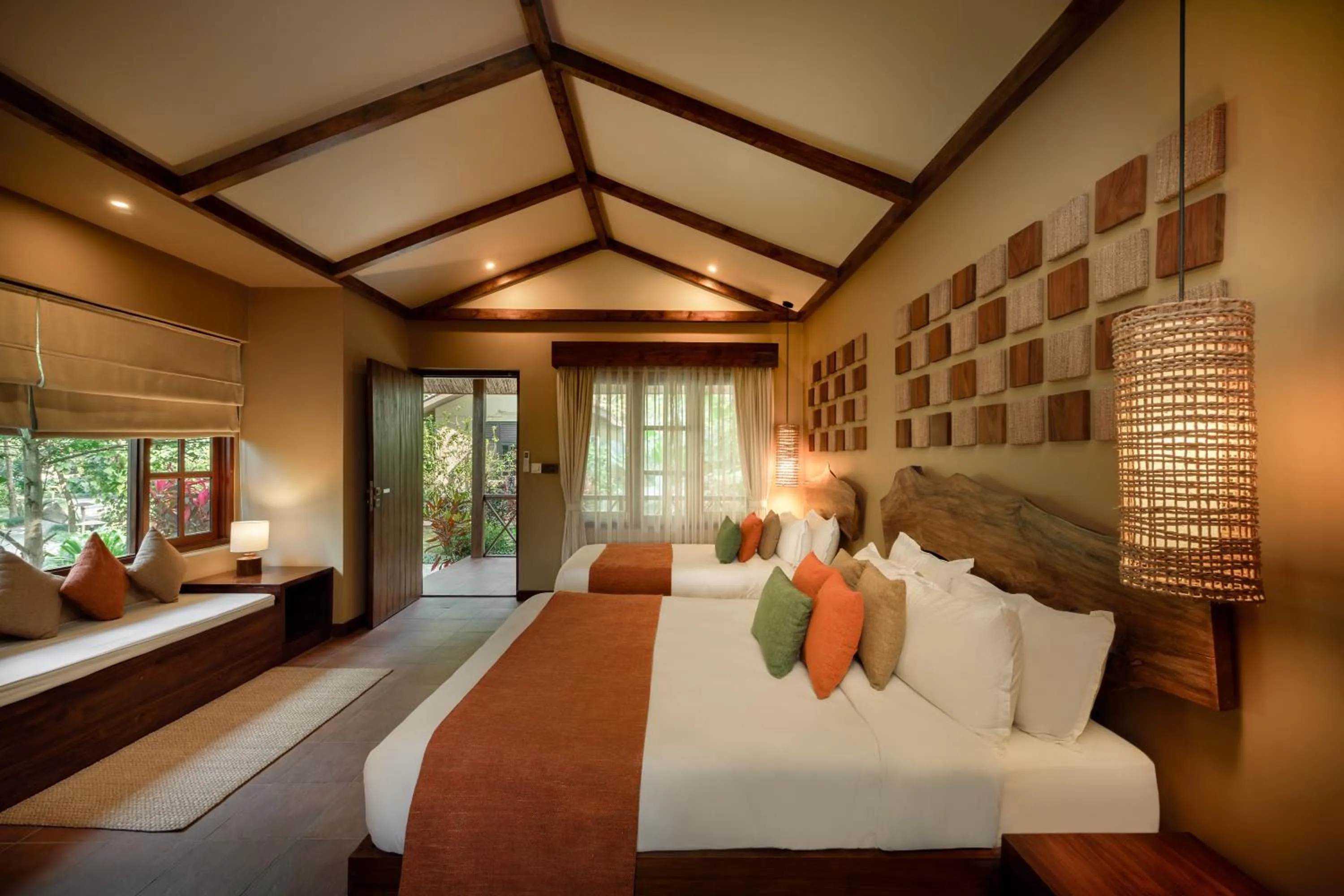 Garden view, Bed in Green Mansions Jungle Resort