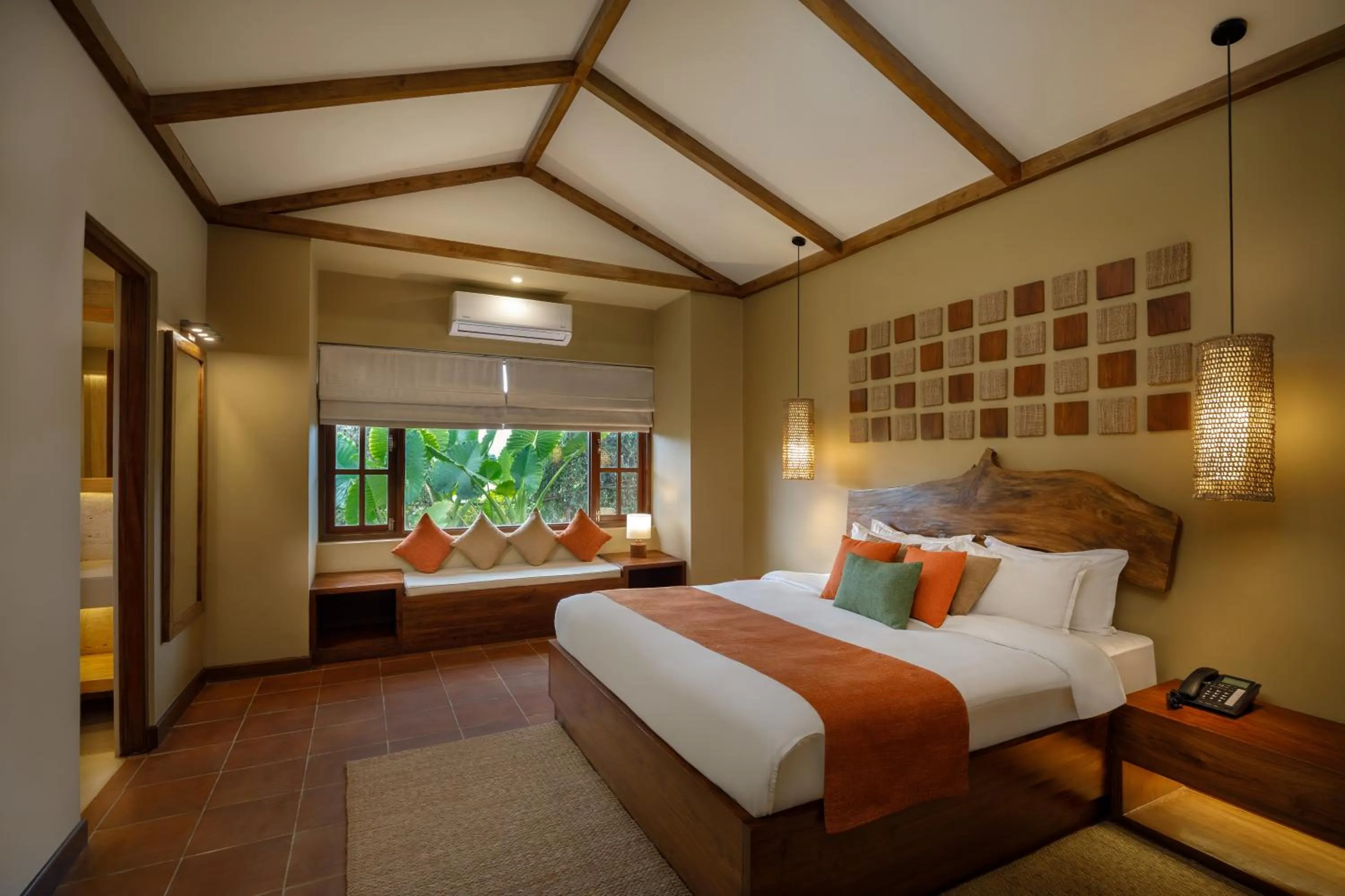 Garden view, Bed in Green Mansions Jungle Resort