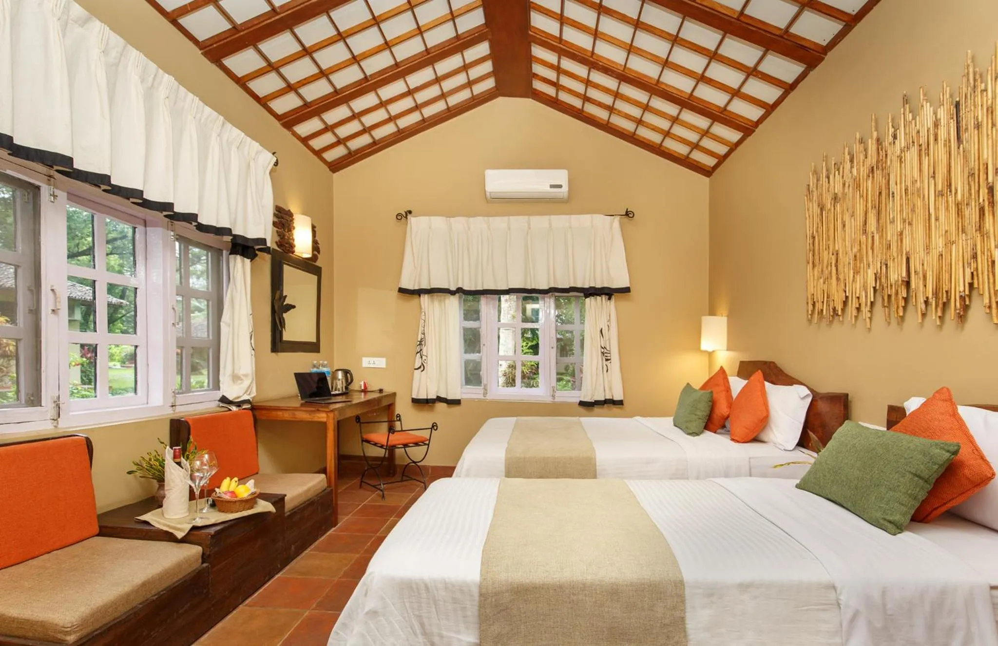 Garden view, Bed in Green Mansions Jungle Resort