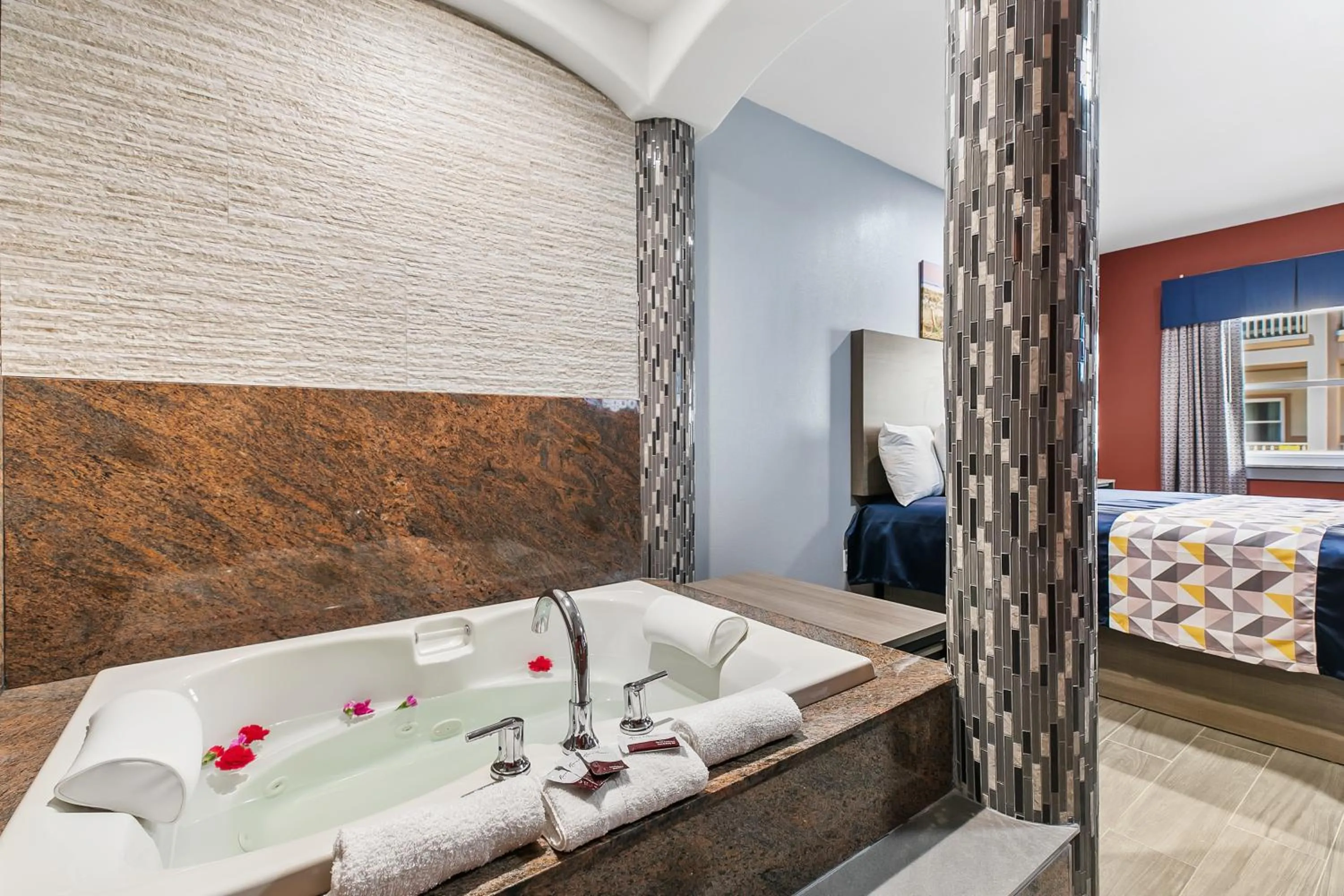 Hot Tub in El Delfín Lodge