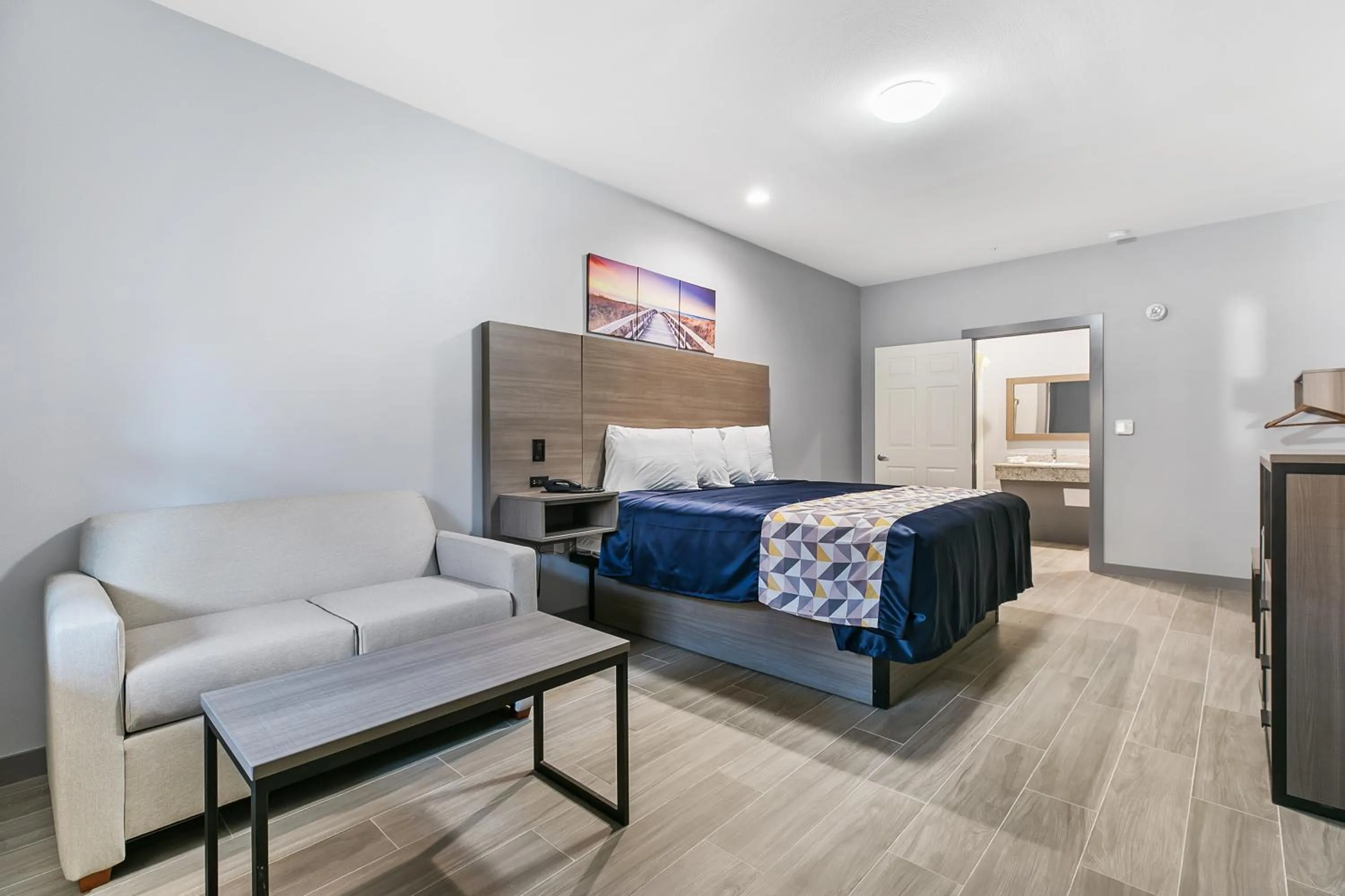 Photo of the whole room, Bed in El Delfín Lodge