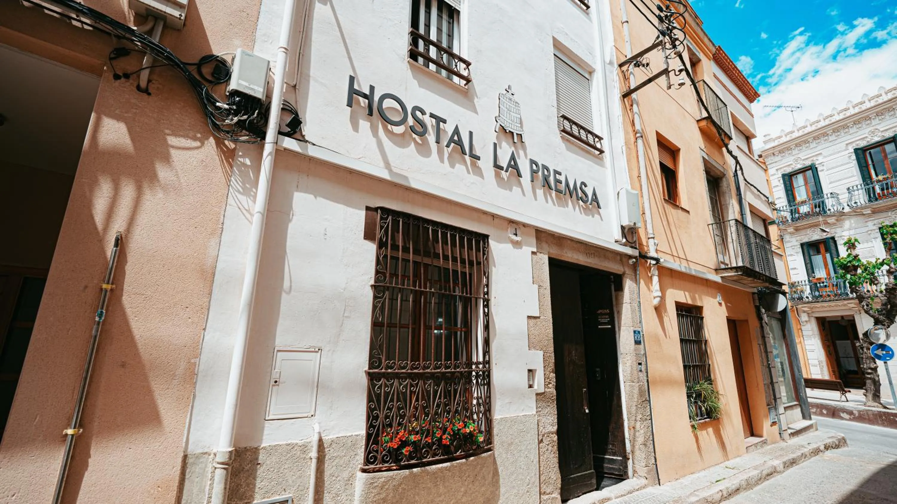 Facade/entrance in Hostal La Premsa