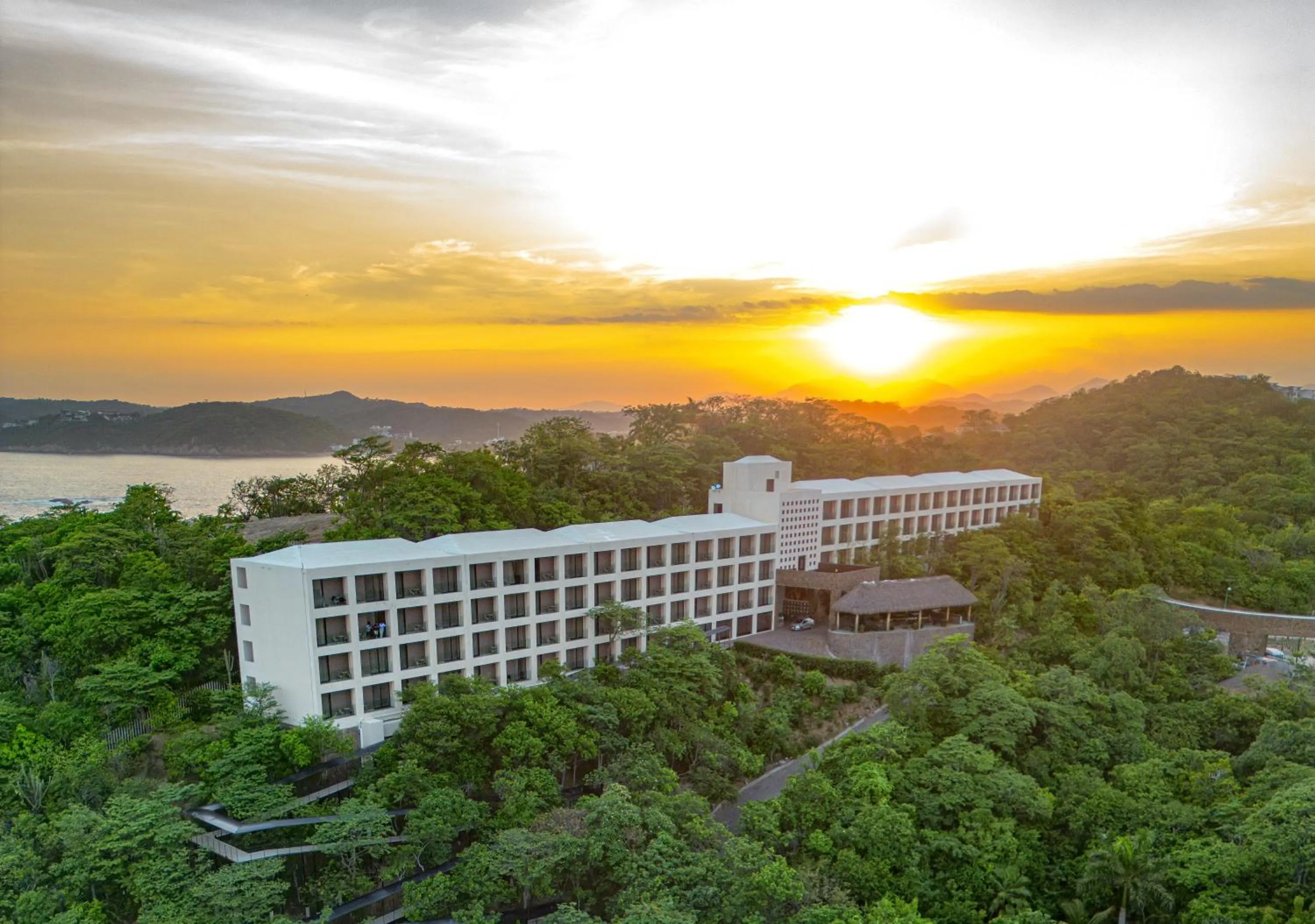 Sunset in Coral Blue Huatulco All Inclusive