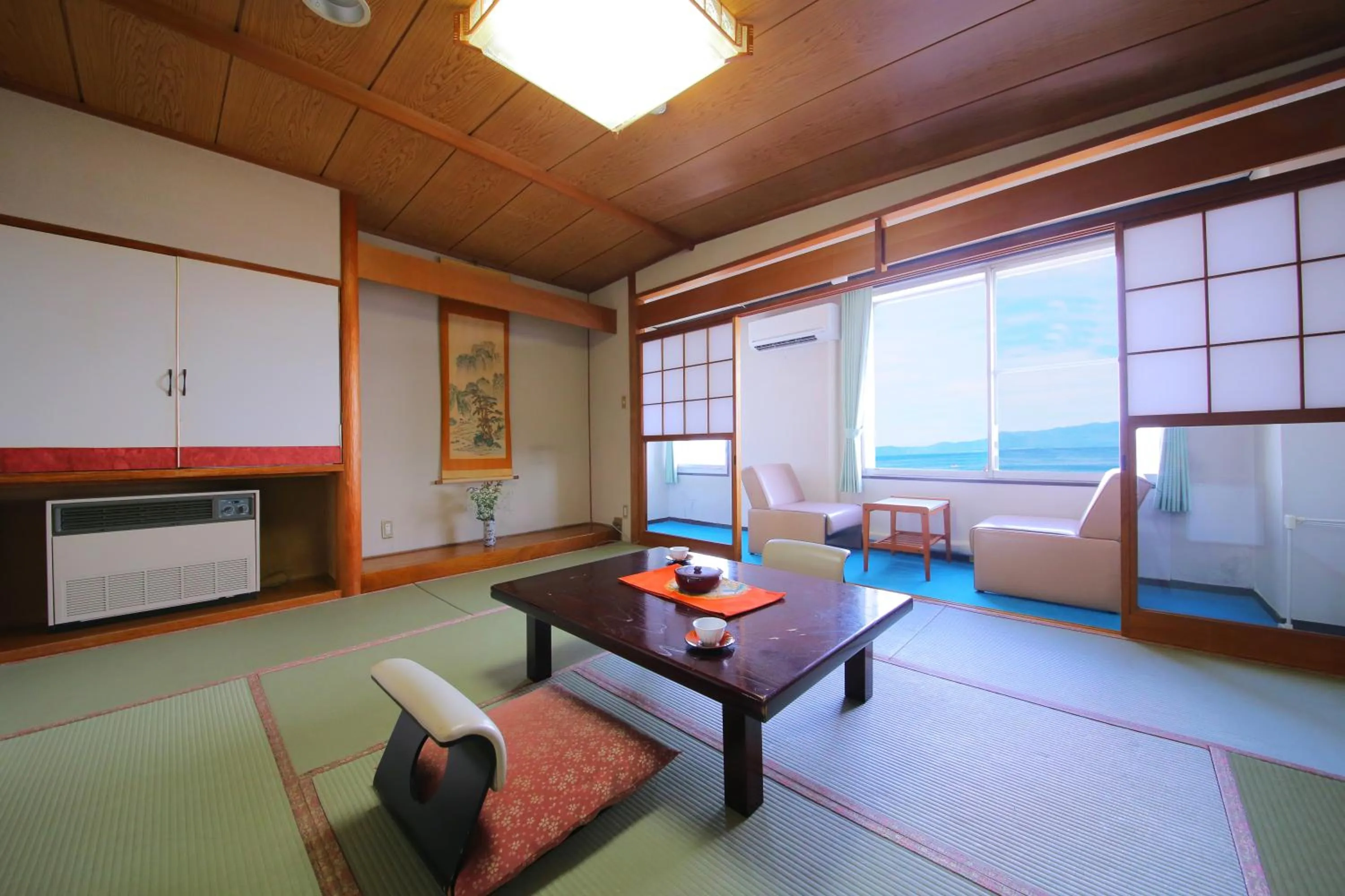 Photo of the whole room in Lake Side Hotel Minatoya