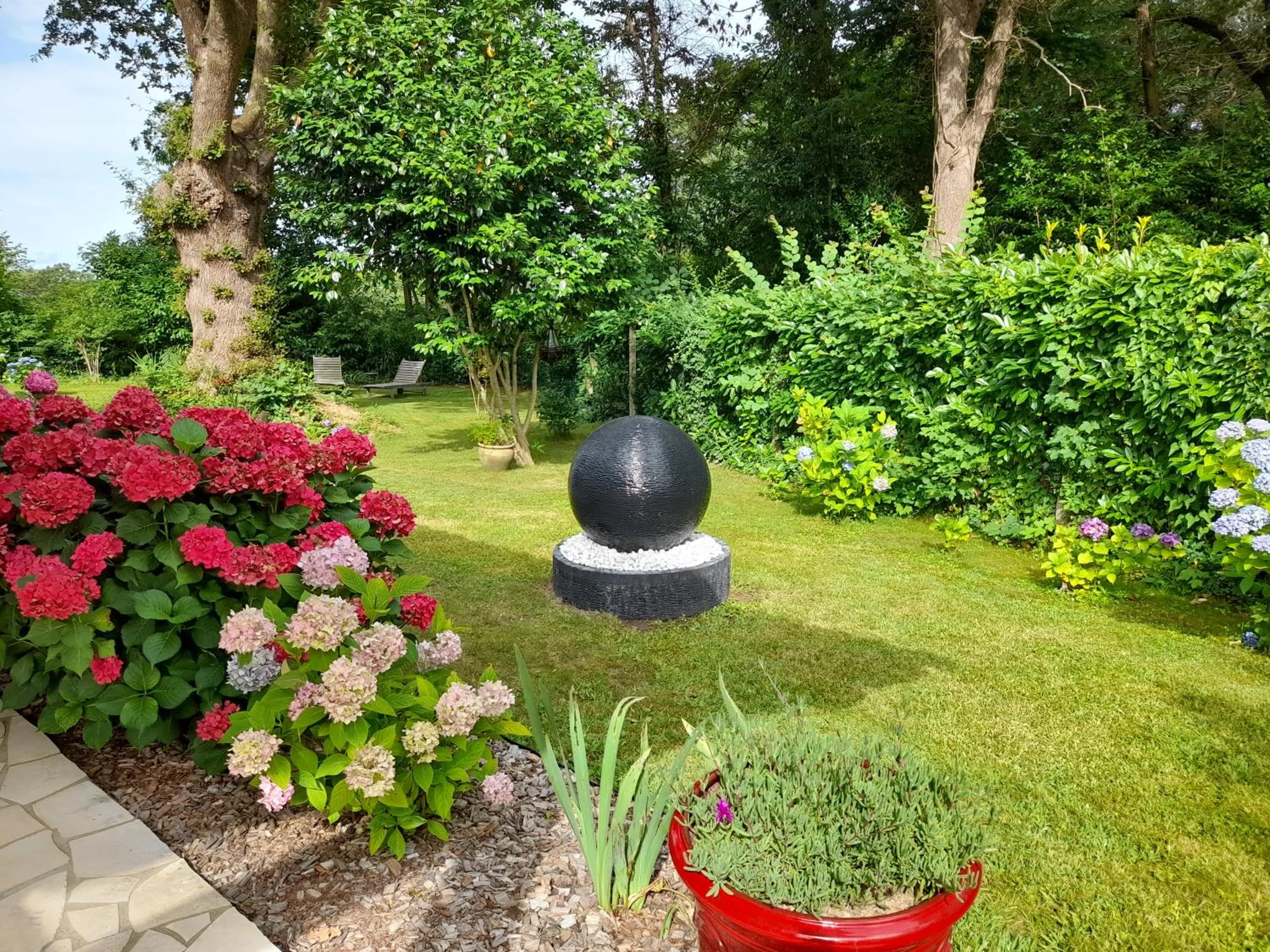 Garden view in La Clairière du Seignanx