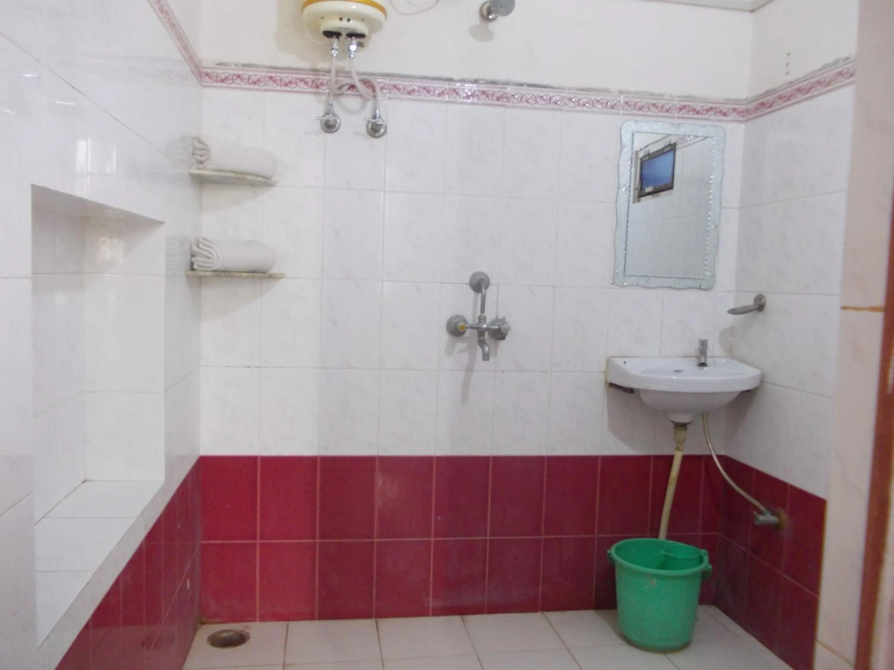 Bathroom in Raj Mahal Guest House