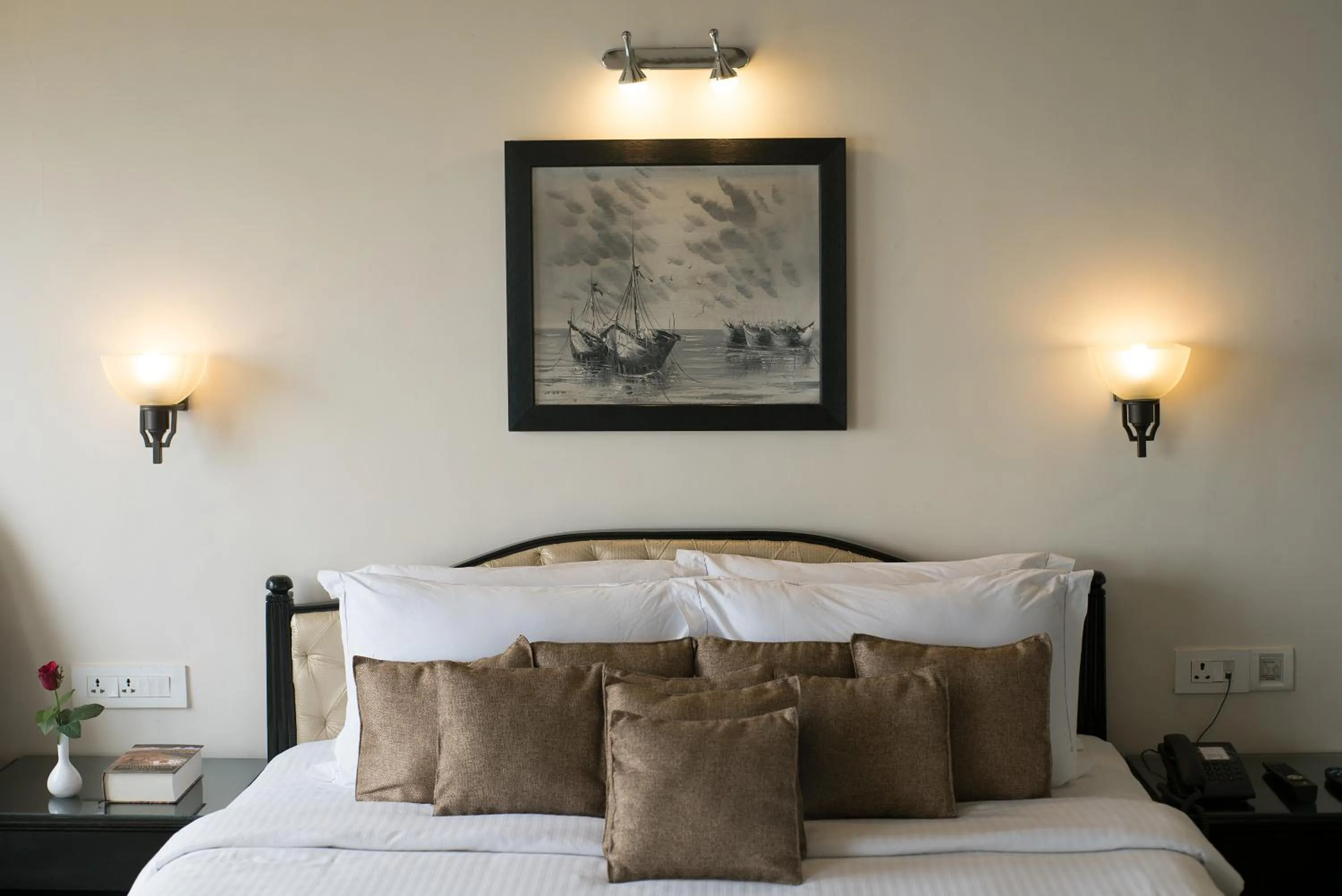 Bedroom, Bed in Polo Cherrapunjee Resort