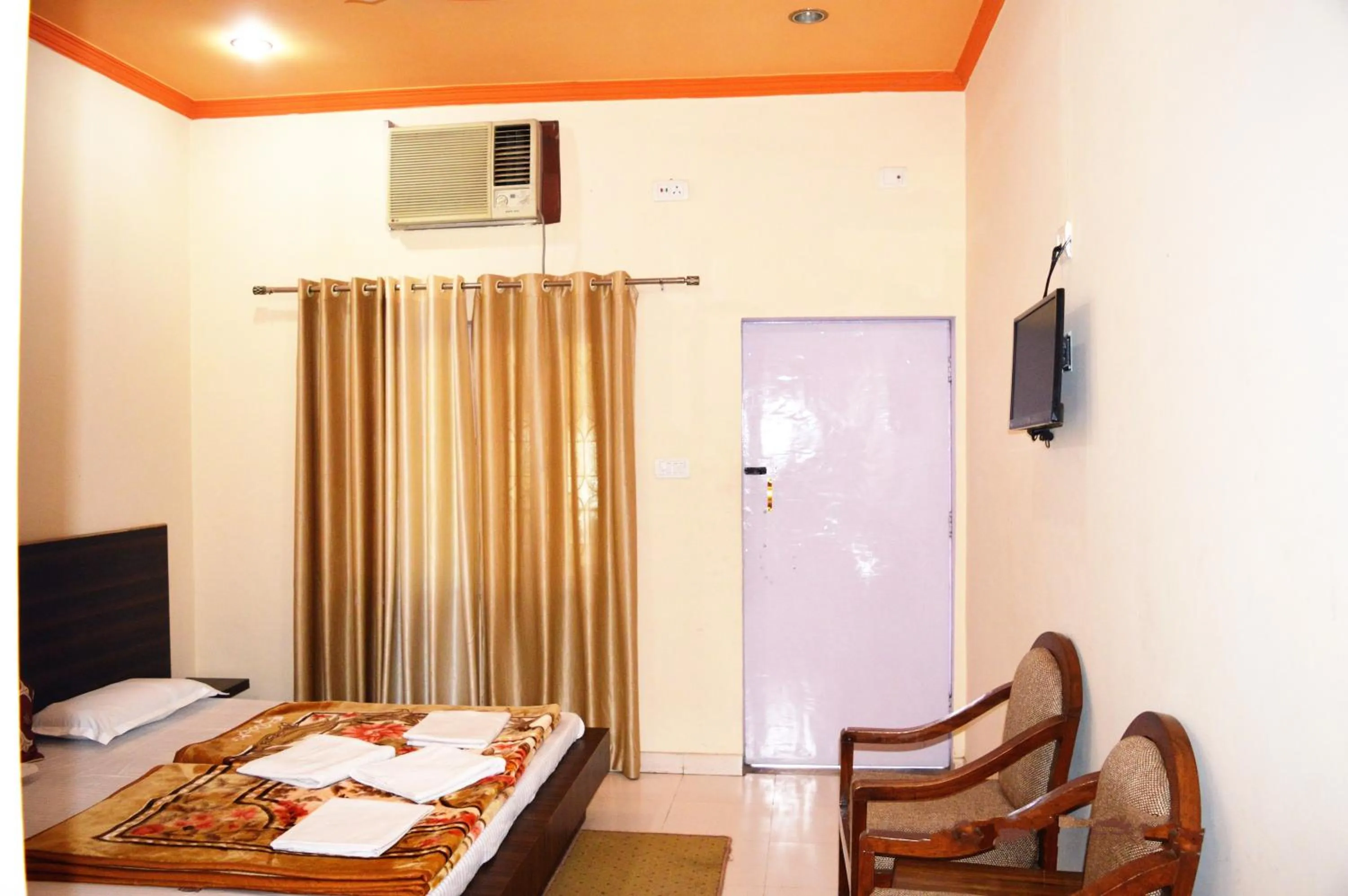 Bed in Hotel Goverdhan Tourist Complex